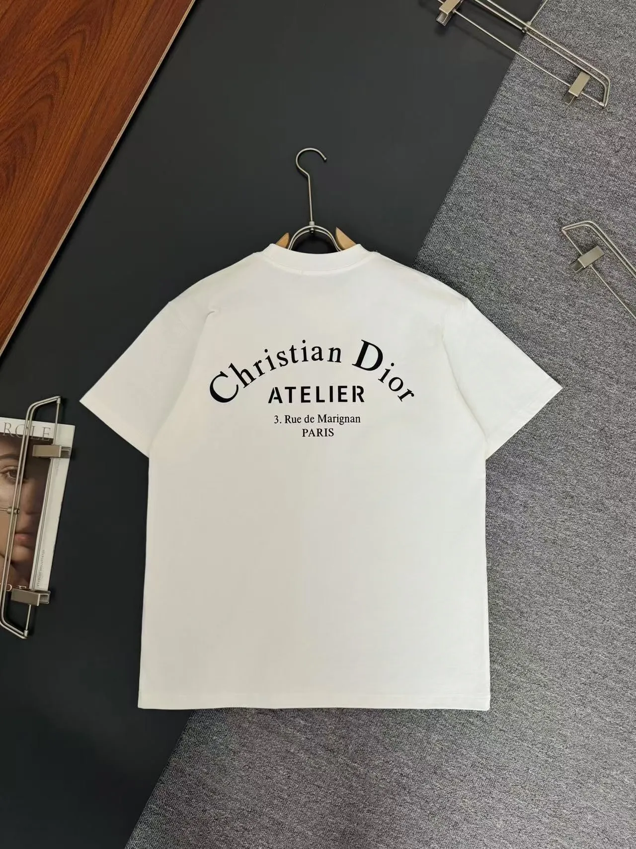 🅿️200 DIOR*Dior*320g heavyweight pure cotton t-shirt, thick, breathable and loose fit. Printed logo design. Spring and summer new round neck fashionable short-sleeved t-shirt. Comfortable against the skin, durable and easy to wear. Meticulous original craftsmanship. A must-have for casual and versatile colors. Color: black white. Size: S M L XL XXL