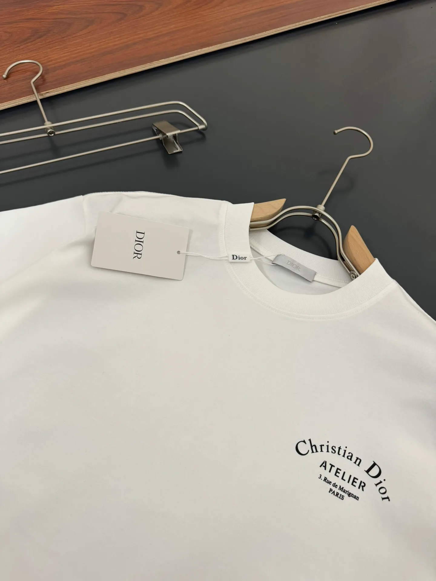 🅿️200 DIOR*Dior*320g heavyweight pure cotton t-shirt, thick, breathable and loose fit. Printed logo design. Spring and summer new round neck fashionable short-sleeved t-shirt. Comfortable against the skin, durable and easy to wear. Meticulous original craftsmanship. A must-have for casual and versatile colors. Color: black white. Size: S M L XL XXL