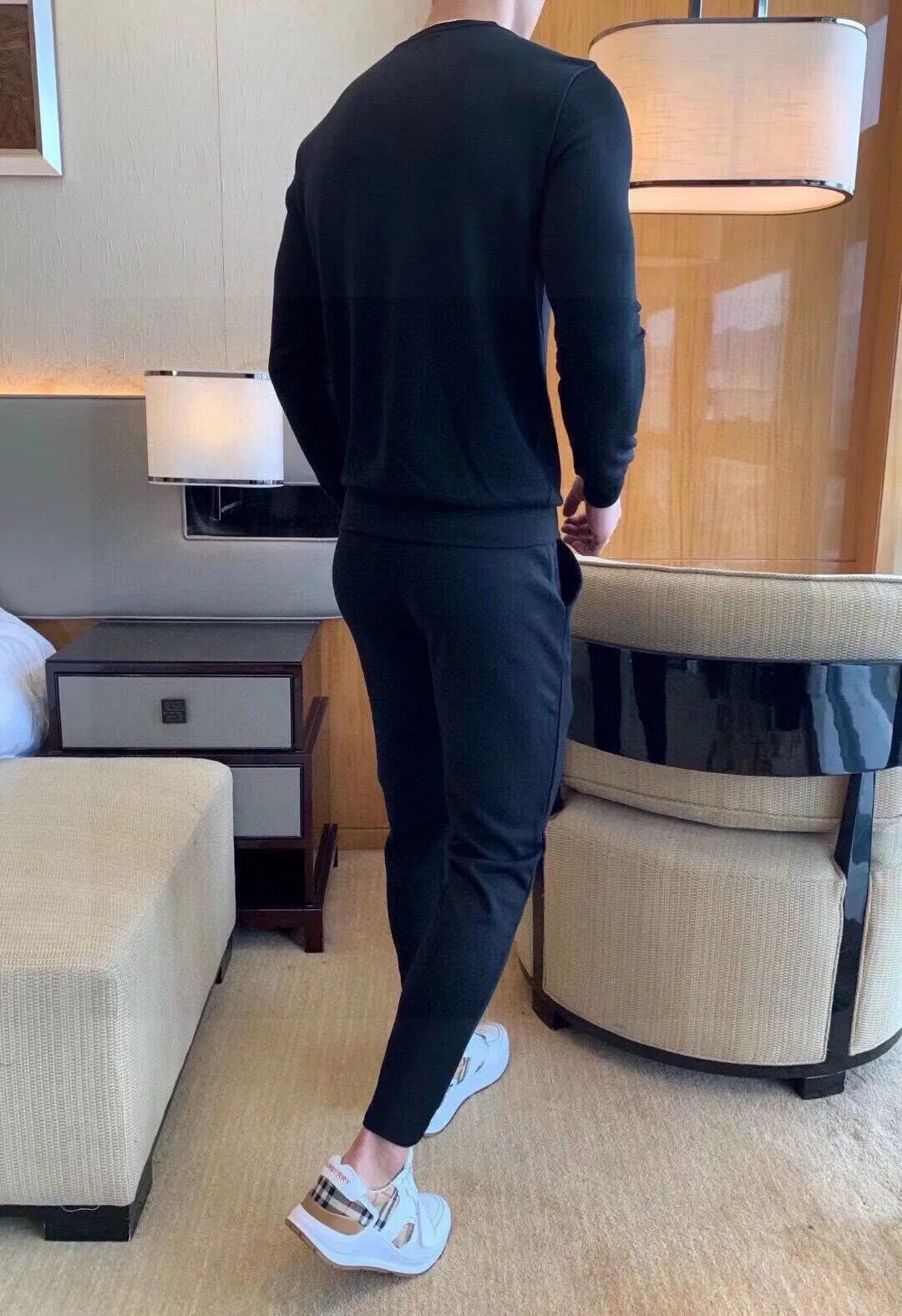 🅿️380 direct batch [DIOR Dior] (Fat Man Gospel) hot-selling suit is coming. Focus on the original version of the official website. 2025 new hot-selling sweatshirt suit. The original order is the best. 🇭🇰The meticulous work of top designers. Just for a fitting and perfect upper body effect. All-natural high-quality Roman cotton 100%, close-fitting comfort, noble and elegant! Original hardware embodies elegance and nobility! Counter size: M-5XL (maximum wear up to 220 pounds)