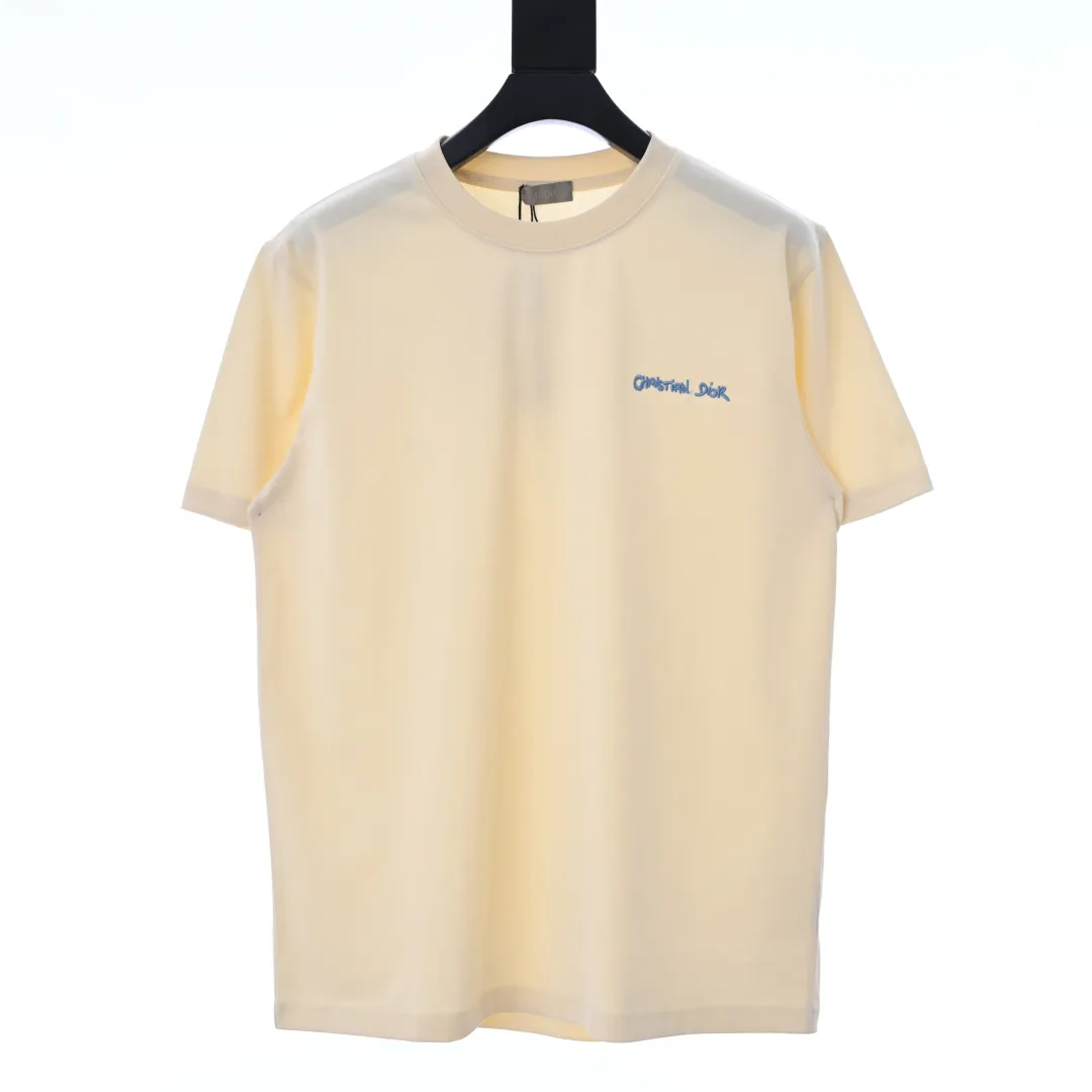 🅿️330 (higher version) DIOR CD cursive embroidered letter short-sleeved T-shirt. The original version is 7400, purchased from Taikoo Hui. The original version is customized with 270g cotton fabric, haze blue, apricot dyeing, and the thread dyeing is the same as the original version. The imported machine embroidery process makes the letter logo show a delicate and exquisite effect, enhancing the decorative effect. Use an embroidery machine to embroider the designed letter logo onto the patch. Color: black, haze blue, apricot, white, floral gray Size: S-L