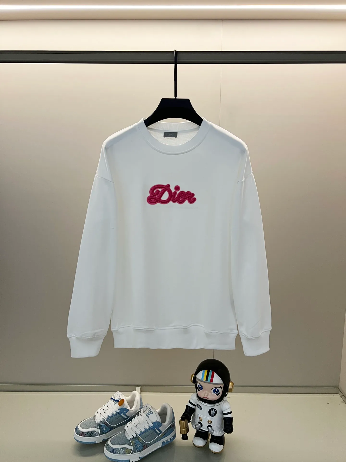 🅿️250 DIOR/Dior 420g pure cotton round neck sweatshirt, simple neon color embroidery🪡letter LOGO micro-labeling technology, official synchronization, high version, high quality, fashionable personality, versatile trend, pure original quality, original fabric, tag, collar label, washed wheat, complete three labels, color: black, white. Size: XS-L