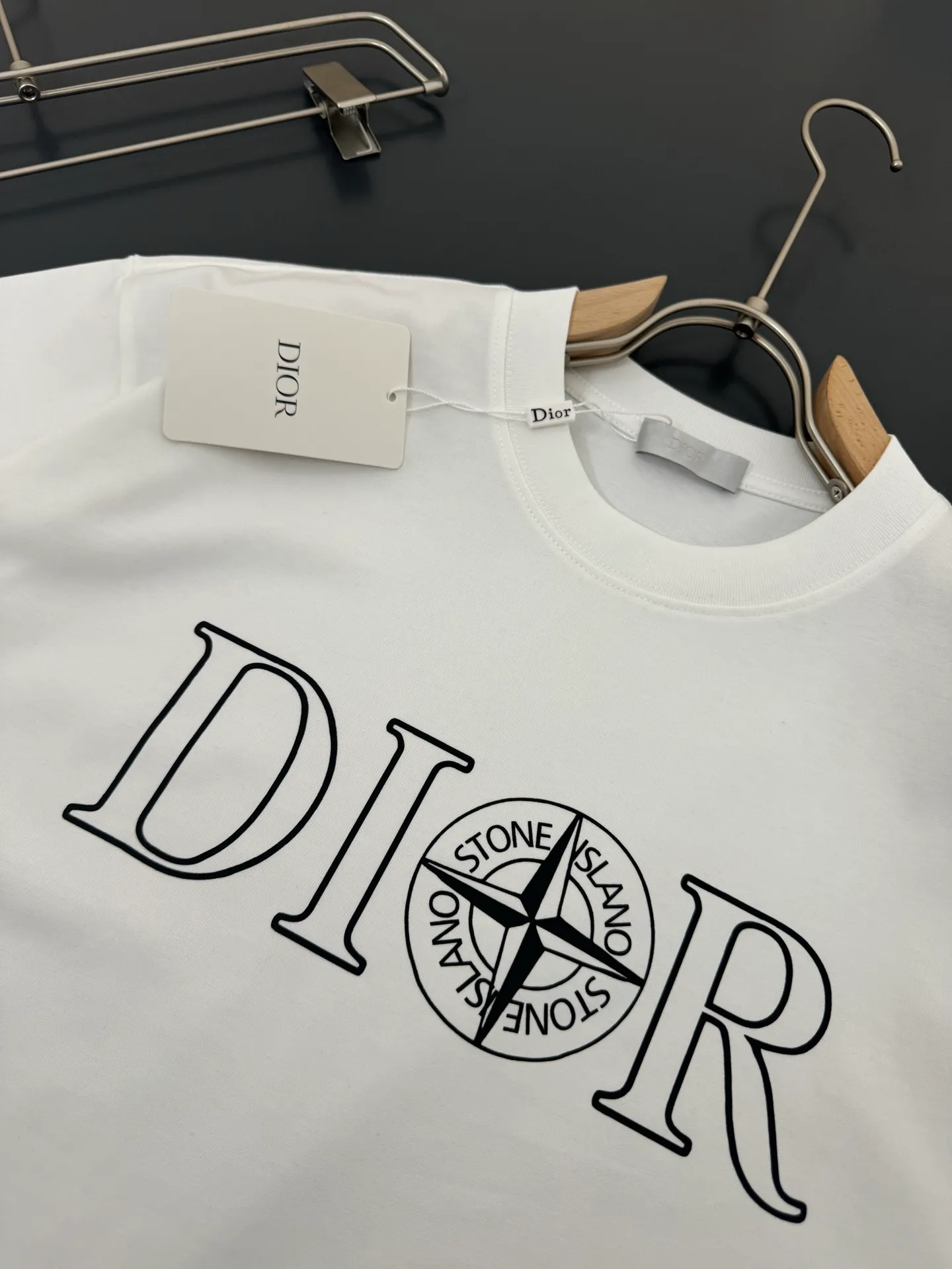 🅿️200 DIOR*Dior*320g heavyweight pure cotton T-shirt, thick, breathable and loose fit. Printed logo design. Spring and summer new round neck fashionable short-sleeved T-shirt. Comfortable against the skin, durable and easy to wear. Meticulous original craftsmanship, a must-have for casual and versatile colors. Color: black, white, rose. Size: S M L XL XXL.