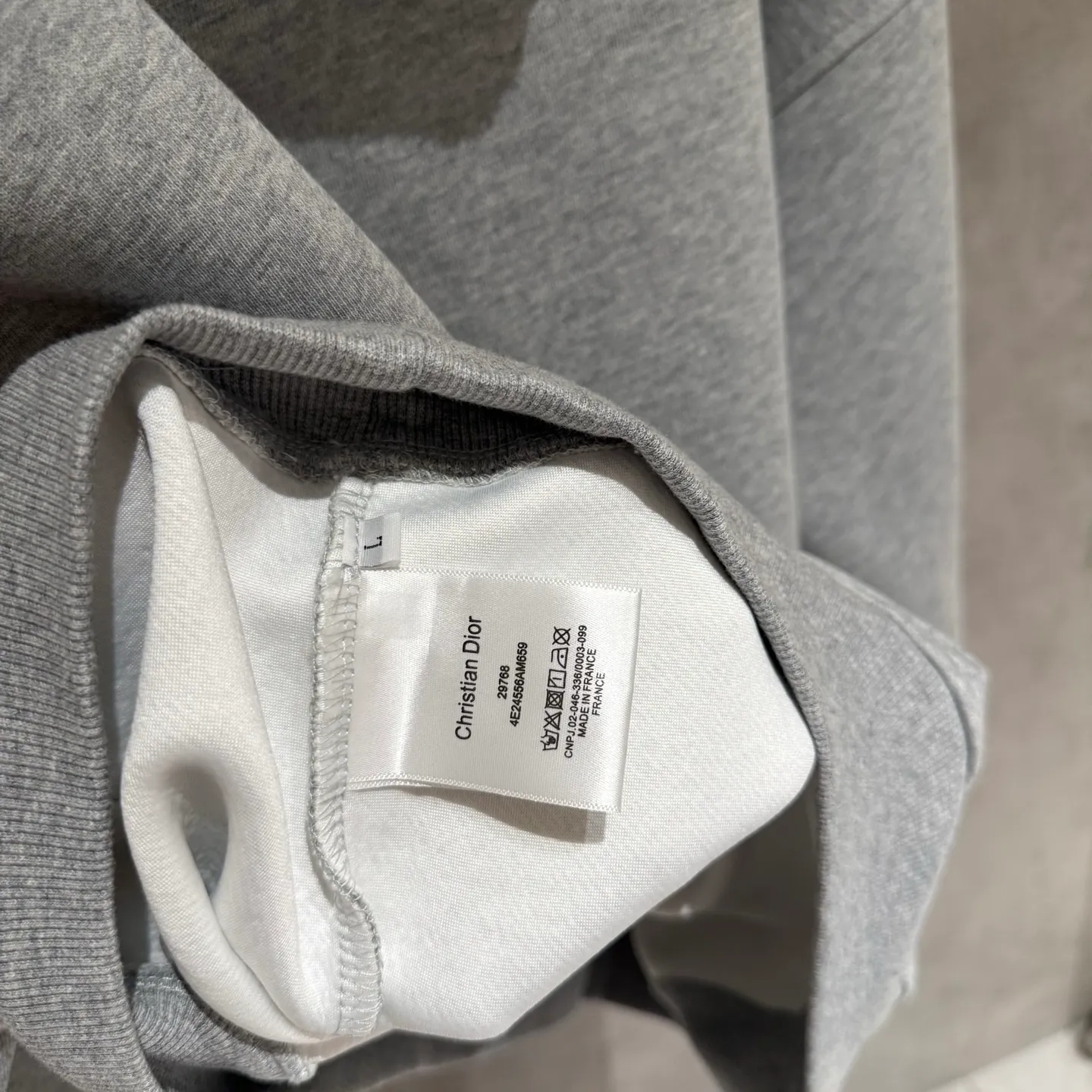 🅿️390 [Strict quality control] Dio* Dior's new long-sleeved hooded sweatshirt. The fabric is made of heavy 480g double yarn fabric. The whole garment is washed. The front and rear panels are laser-burned. The ready-to-wear wash is loose. The fabric is stiff and stylish. It does not deform or shrink. Color: black, white, floral gray. Size: M-2xl