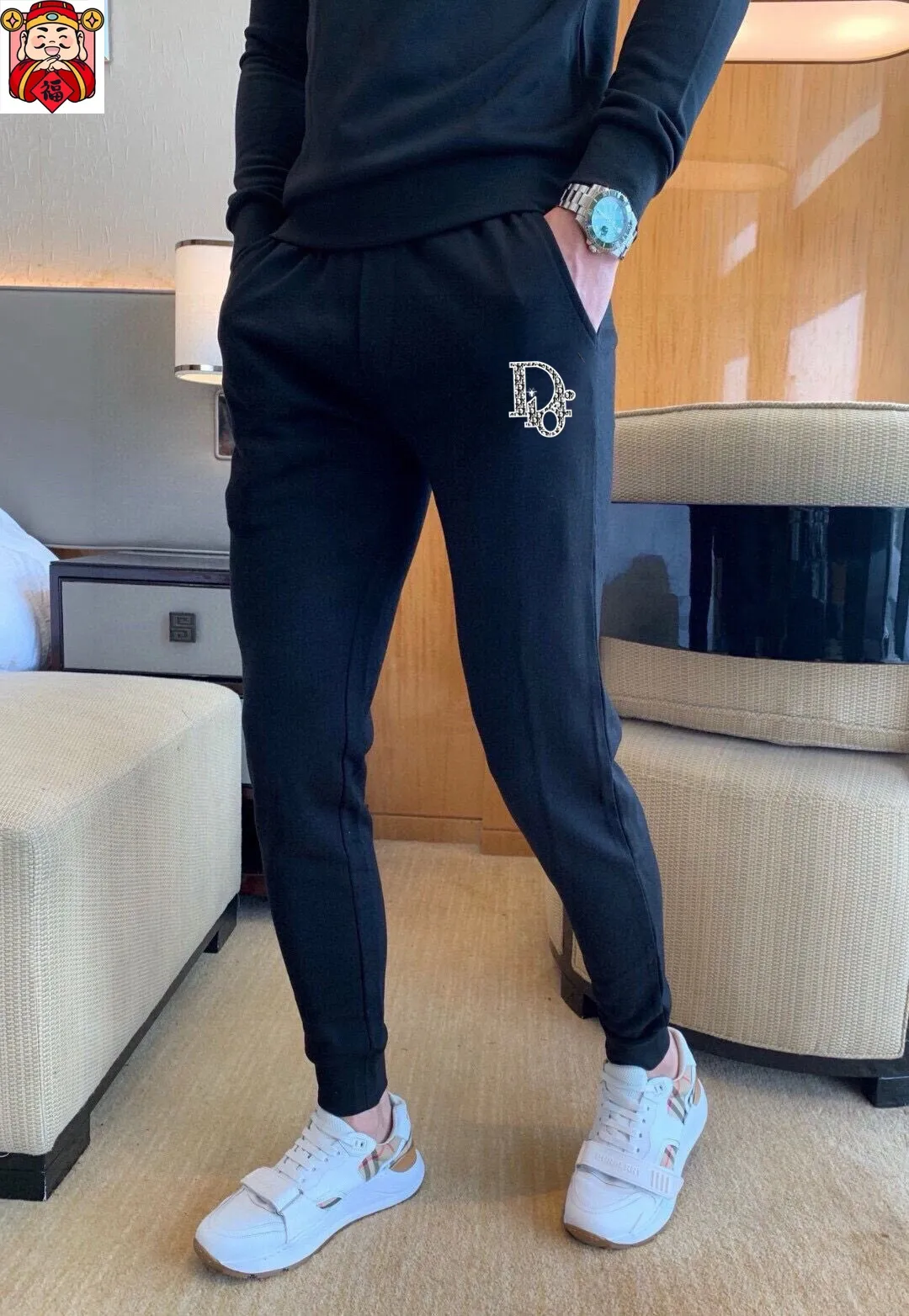 🅿️380 [DIOR Dior] (Fat Man’s Gospel) hot-selling suit is coming. Focus on the original version of the official website. 2025 new hot-selling sweatshirt suit. The original order is the best product. 🇭🇰The meticulous work of top designers is dedicated to a fitting and perfect upper body effect. All-natural high-quality Roman cotton 100%, close-fitting comfort, noble and elegant! Original hardware embodies elegance and nobility! Counter size: M-5XL (maximum wear up to 220 pounds)