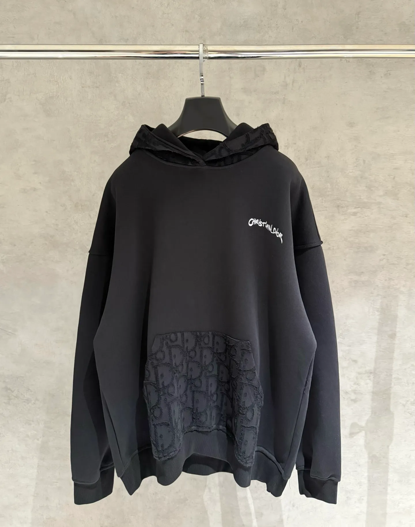 🅿️390 [Strict quality control] Dio* Dior's new long-sleeved hooded sweatshirt. The fabric is made of heavy 480g double yarn fabric. The whole garment is washed. The front and rear panels are laser-burned. The ready-to-wear wash is loose. The fabric is stiff and stylish. It does not deform or shrink. Color: black, white, floral gray. Size: M-2xl