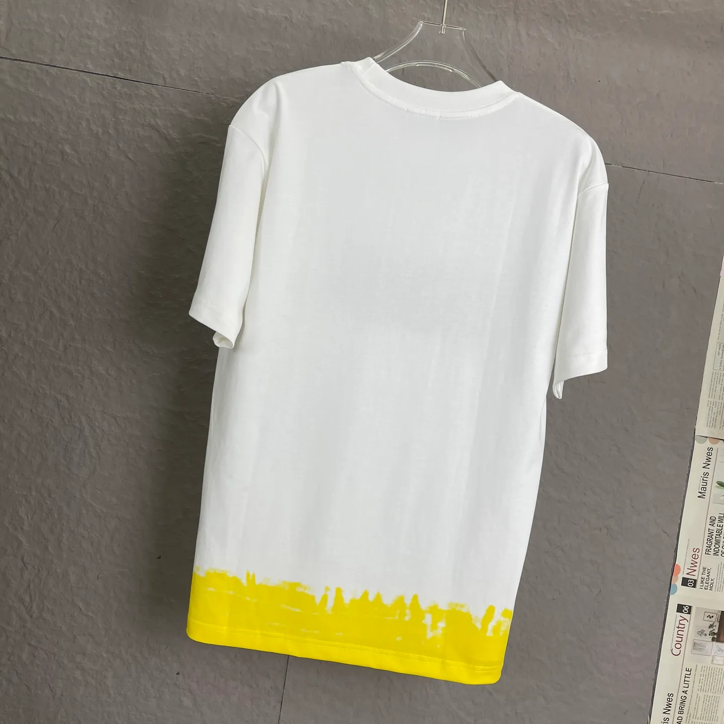 🅿️220 /A87 DIOR Dior fabric upgrade, using 300 full grams of fabric, co-branded embroidery for the Year of the Snake, high-end three-dimensional embroidery technology, exclusive for new original orders, same style for men and women, casual loose-fitting short sleeves, high-end customization, high version, fashionable and versatile, imported fabrics, super soft and delicate feel, skin-friendly and comfortable to wear, high-end boutique High-temperature washing process to ensure that it does not deform or shrink. It is a comfortable and beautiful piece for summer wear! A must-have item for beauty and age reduction! The surface is super fine and smooth, uniform, delicate and soft. It is comfortable to wear and can easily create a cool summer feel. It is easy to hold the upper body and become the focus of the street in minutes. Color: Orange White Size: S-XL