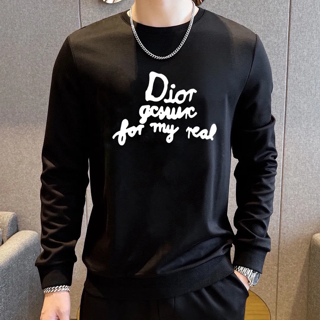 🅿️380 [DIOR Dior] (Fat Man’s Gospel) hot-selling suit is coming. Focus on the original version of the official website. 2025 new hot-selling sweatshirt suit. The original order is the best product. 🇭🇰The meticulous work of top designers is dedicated to a fitting and perfect upper body effect. All-natural high-quality Roman cotton 100%, close-fitting comfort, noble and elegant! Original hardware embodies elegance and nobility! Counter size: M-5XL (maximum wear up to 220 pounds)