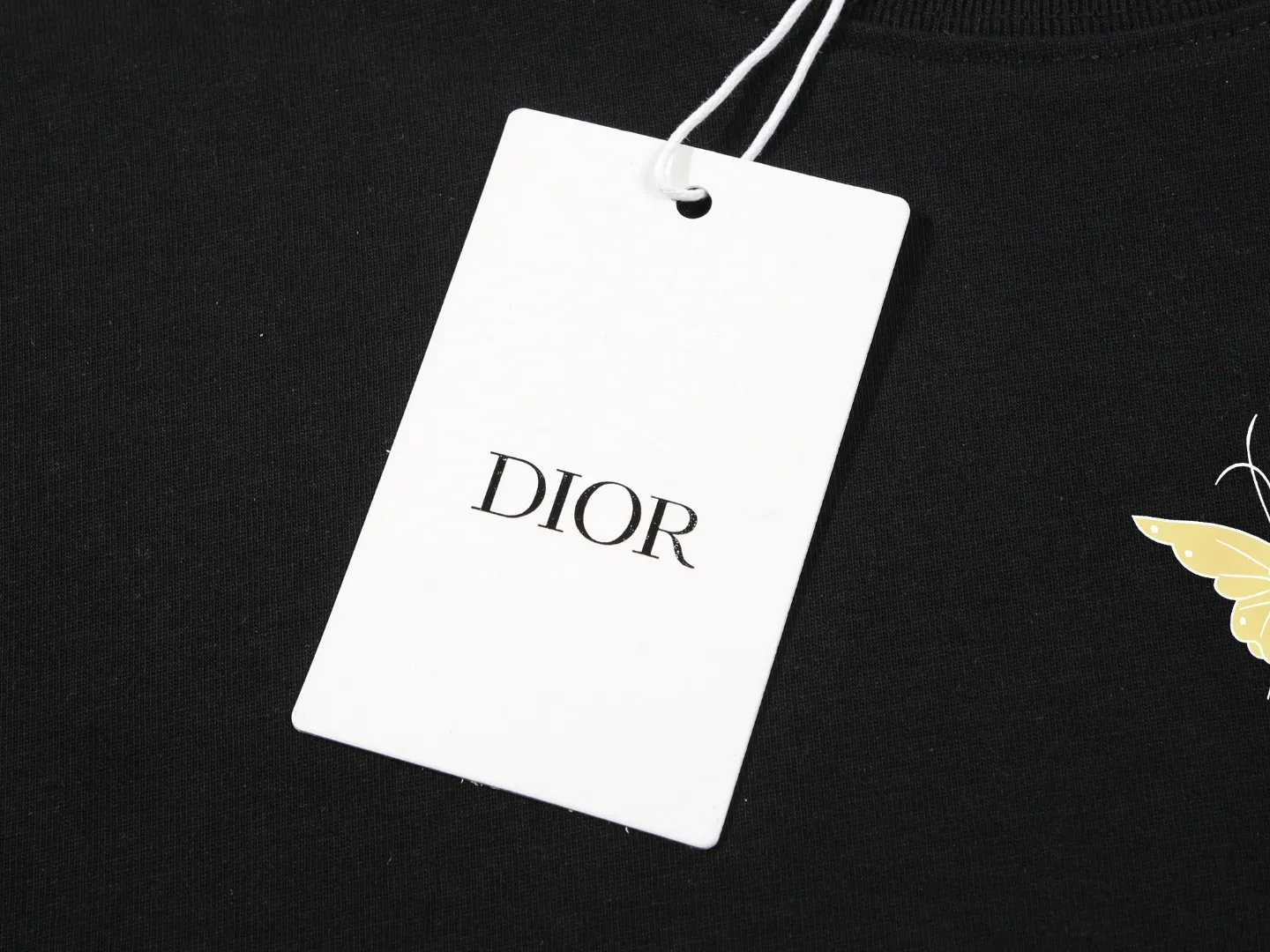 🅿️170 DIOR printed letters‼ ️Short-sleeved T-shirt® *Customized 280g cotton fabric, the fabric is soft, skin-friendly and comfortable *Laminated letter logo on the front *A very simple and elegant one that is unparalleled in terms of upper body comfort, interpreting your luxury and taste, and creating your fashionable charm. ⚠️Washing method: It is recommended to dry clean or wrap the reverse side in a laundry bag and machine wash it quickly in cold water and let it dry naturally! ⚠️ Unisex style 𝐂𝐎𝐋𝐎𝐔𝐑: White Black 𝐒𝐈𝐙𝐄: S-XL