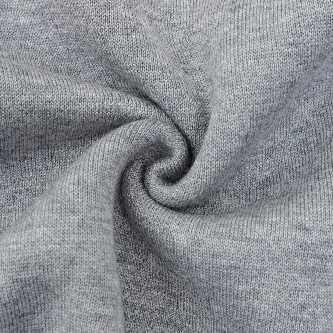 🅿️680 DIOR/Dior Oblique old flower jacquard knitted cashmere double-sided crew neck sweater A super thick sweater, with a solid color logo spliced on one side and classic presbyopia on the other. The material is imported cashmere + wool blended. It has been washed and softened to size. It feels great. The yarn color is dyed from the original version. After customizing the yarn, it is all twisted and then spliced to achieve the twist and stiffness of the original version. The fabric pieces are sewn by hand, the bags are hand-picked, and then washed with water. Agent reinforcement, 7-needle jacquard craft yarn is clear and textured, imported machine knitting pieces are very time-consuming for this garment, the stitching is artificial discs, hand-picked, the machined zipper bottom patch is a 14-needle knitted four-flat patch, the washing water uses imported washing water raw materials, the ready-to-wear has a lazy and casual feel, looks high-end, the whole dress is made of very heavy and solid materials, the blended cashmere has a very good thermal insulation effect, and three standards for customized accessories! Size：S-L