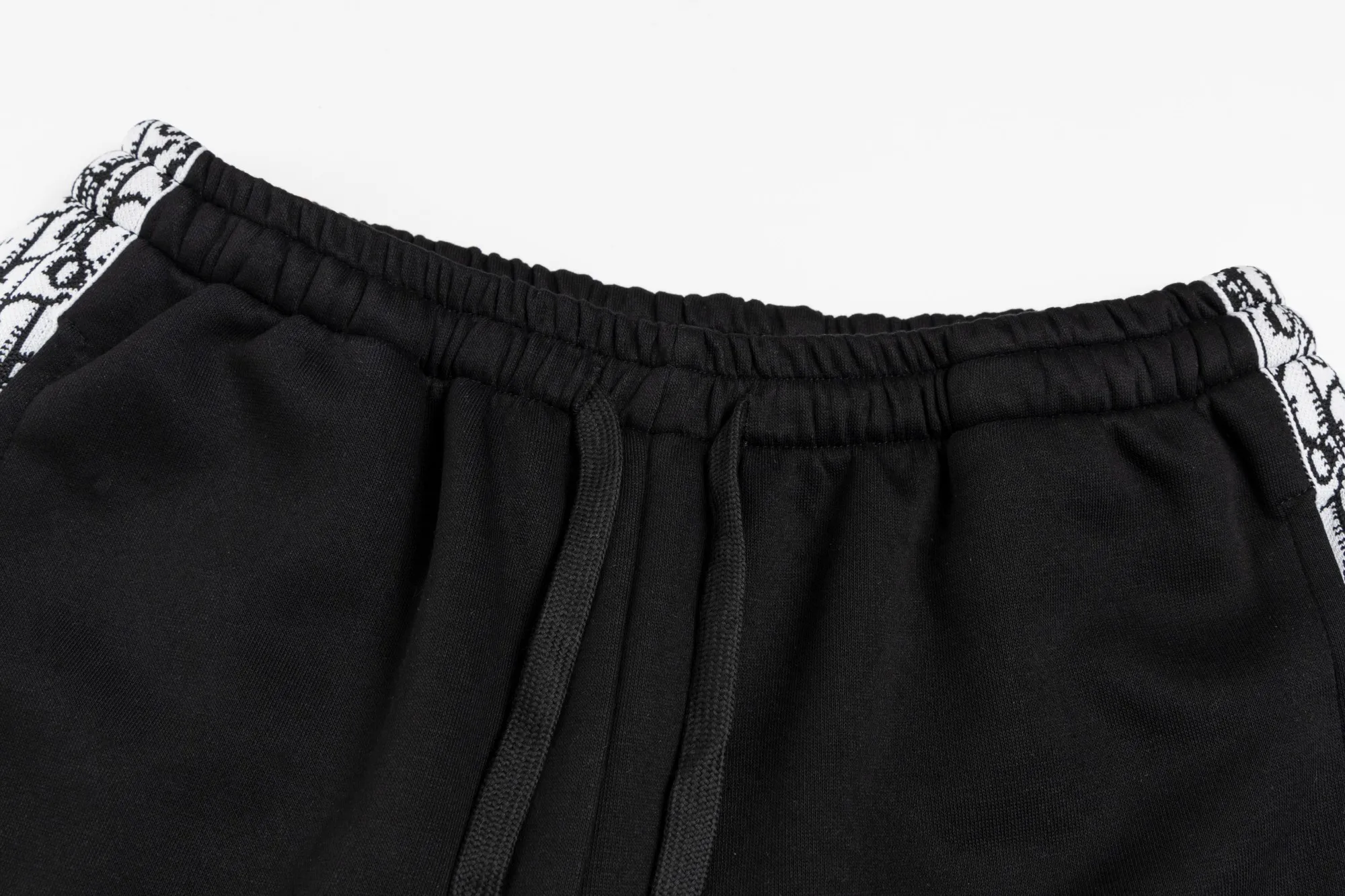 🅿️190 model number SL48 DIOR small logo embroidered side logo webbing shorts, same style for couples, no pilling, no fading, comfortable and breathable, high weight 320g composite fabric, counter synchronization, full package It is different from the fake version on the market. A pair of small shorts is rich in details, but it can also show the development strength. Sizes S-XL