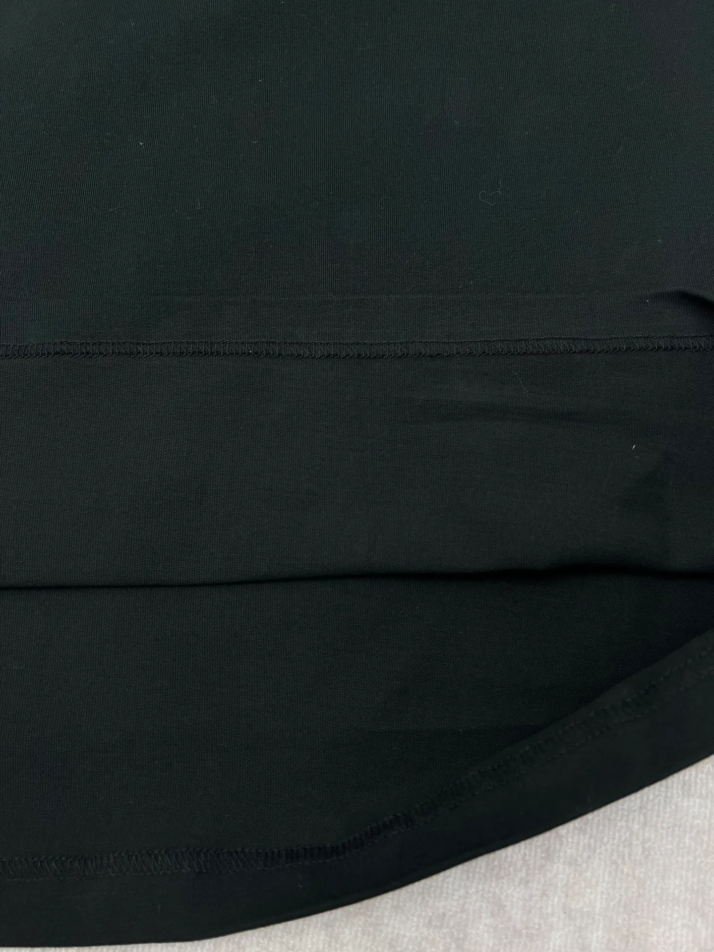 🅿️270 Dior 25ss new regular fit T-shirt black cotton jersey fabric CD Icon embroidery This T-shirt combines elegance and casual style. Crafted from black cotton jersey with tonal CD icon embroidered on the chest. Regular fit with ribbed crew neck, easy to match with any kind of jeans. Size: XS.S.M.L