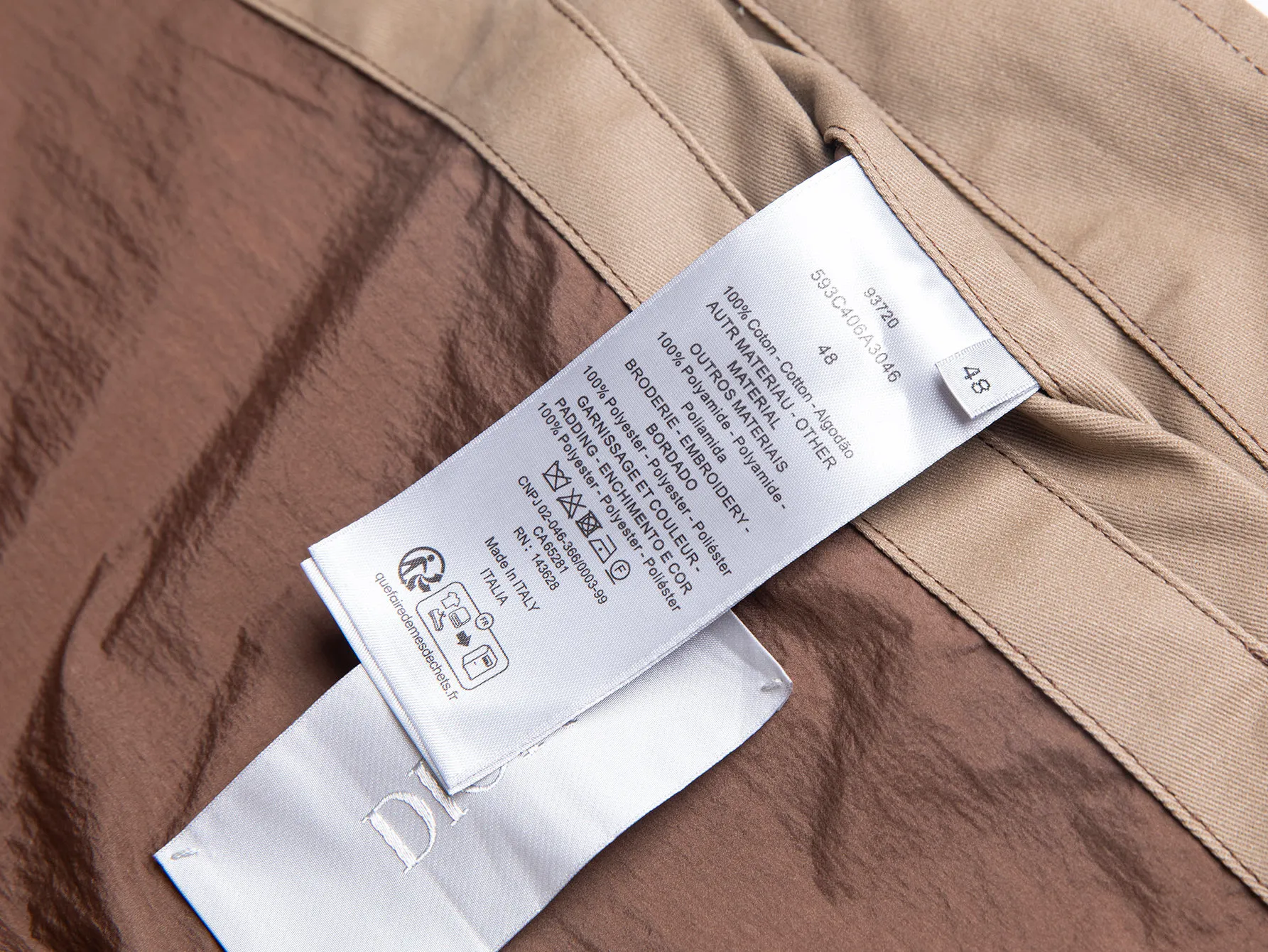 🅿️740 (Only high-quality products🔥ZP version, no pressure to get in and out of the cabinet) -Dior official website models are released at the same time. Seiko embroidered letters woven fabric sleeves and quilted bomber jackets are the same for men and women -YB molded fabric details are the same. A full set of accessories are customized to distinguish the market currency. Welcome to compare -Color Khaki -Code number 46 48 50 52