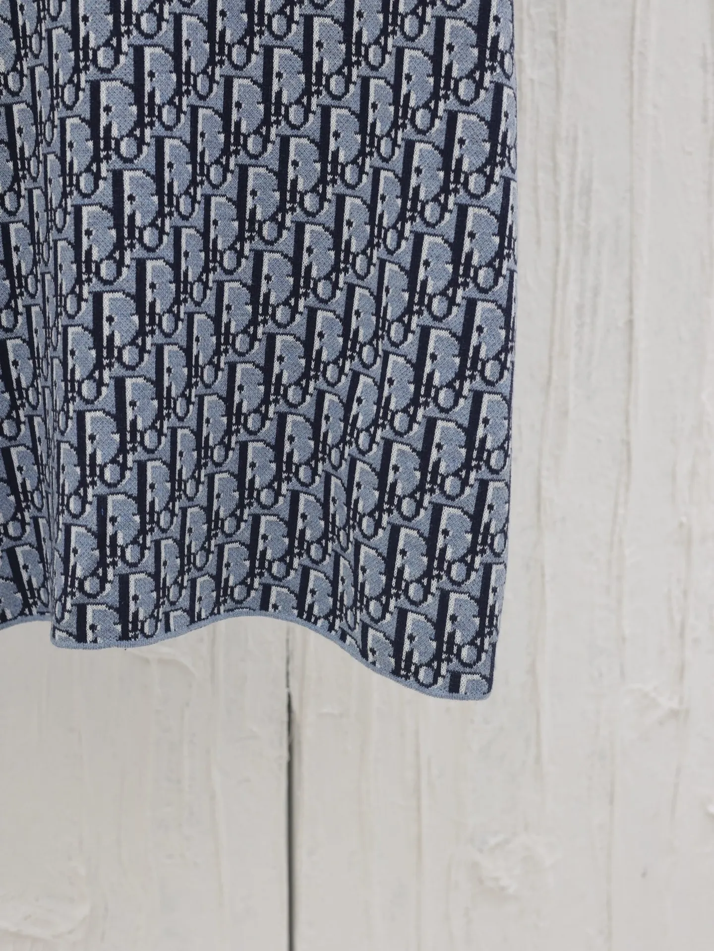 🅿️470 Dio*/Dior 25Ss new jacquard letter sweater. This sweater is decorated with classic Oblique print. Crafted from gray, blue and black cotton jacquard in a straight fit with ribbed detailing. Can be matched with various styles to show your personality Size: S/M/L/XL