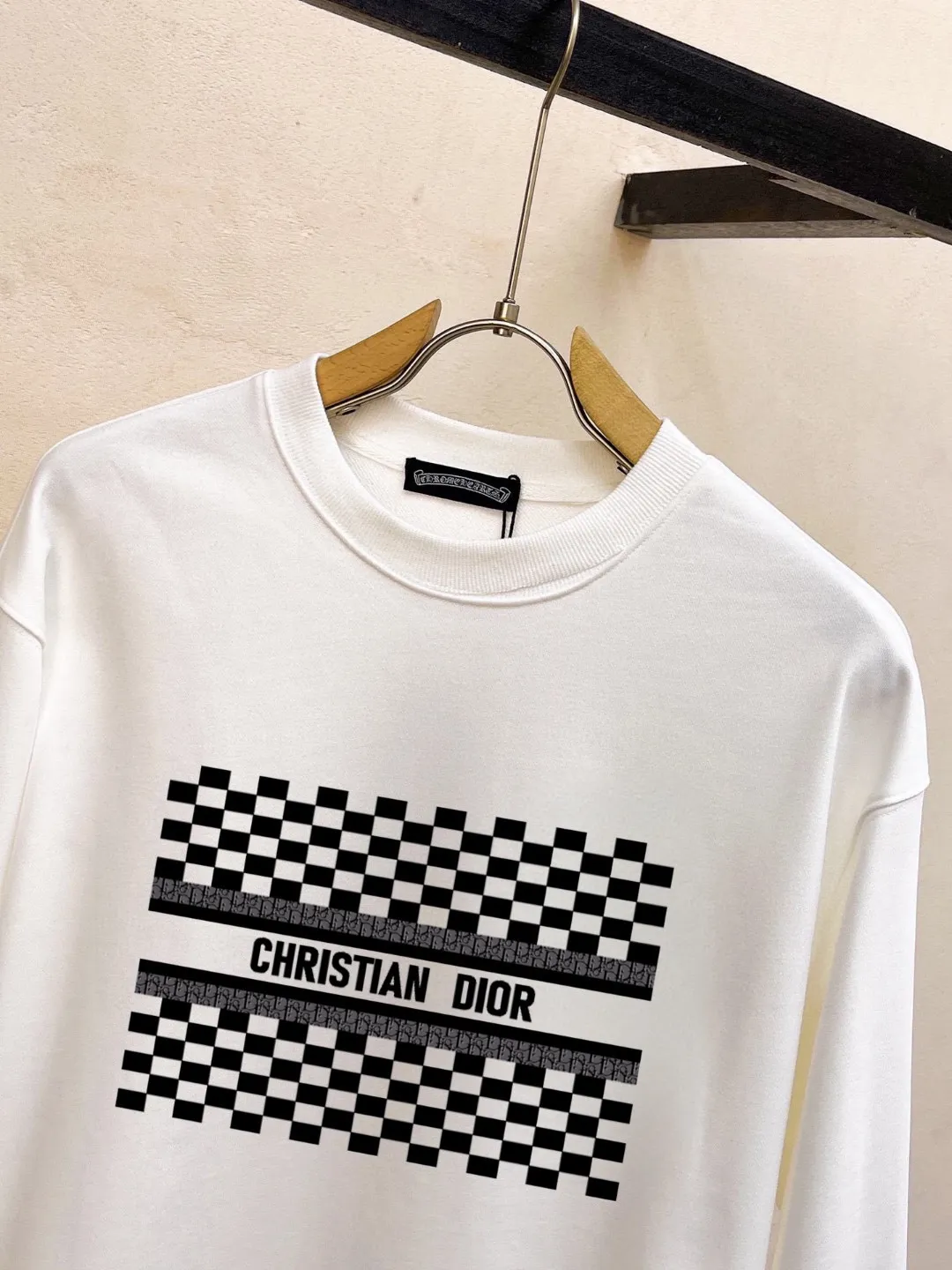 🅿️220 brand [DIOR Dior] (good news for fat people) 2025ss autumn latest long-sleeved round-neck sweatshirt, on sale simultaneously on the official website. Refreshing and breathable. Made of top Tencel Roman. Comfortable and soft. 3D three-dimensional clarity. Super fashion sense. Great for gifting and keeping for yourself. Size: M-5XL (can wear up to 220 pounds)