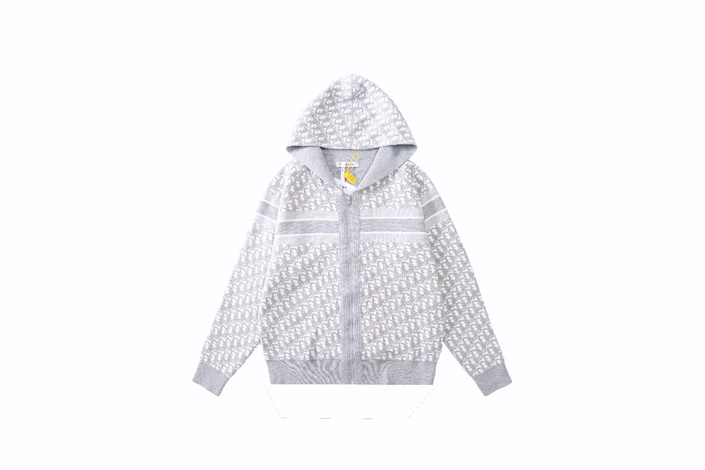 🅿️500 (top version) Dior’s popular double-sided presbyopic all-over logo printed couple’s zipper hooded knitted sweater jacket Classic presbyopic double-sided wool cashmere hooded cardigan Top-grade imported cashmere fabric Made with imported knitting machines Skin-friendly and non-stitching No pilling Very soft to the touch Super comfortable Fashionable and individual Super versatile and good-looking hooded knitted sweater Suitable for both men and women A must-have item Can be compared with market quality Packaging Tag Collar label: washed wheat, three labels complete Color: blue, gray Size: S M L XL Model: D8968