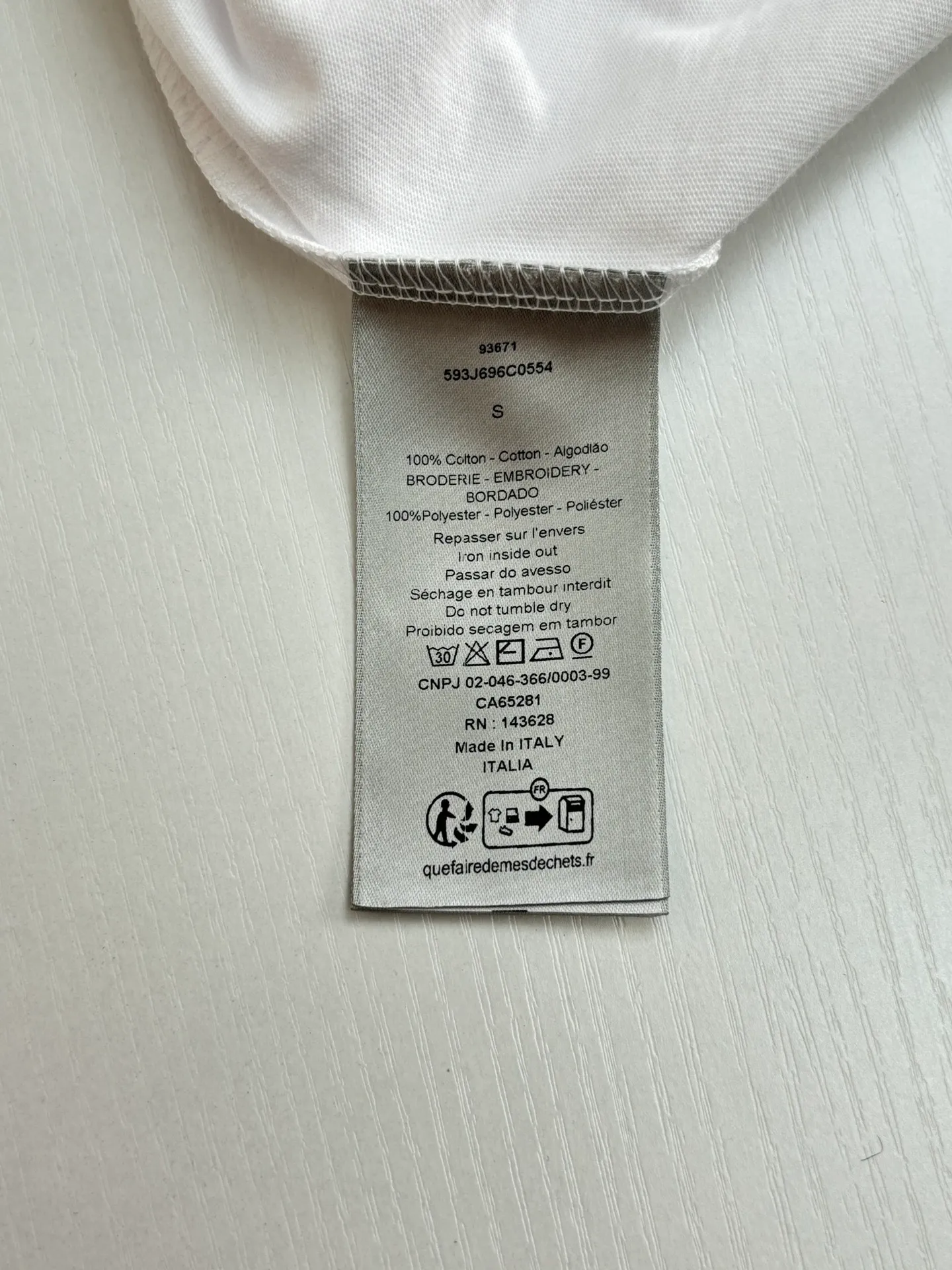🅿️250 Dio*/Dior 25SS new joint jacquard rib collar short-sleeved T-shirt is carefully made of white cotton jersey fabric. The ribbed neckline is decorated with the joint series logo, reinterpreting the logo in a graphic style. Can be worn with this joint series to create a sophisticated look.  Size：S/M/L/XL