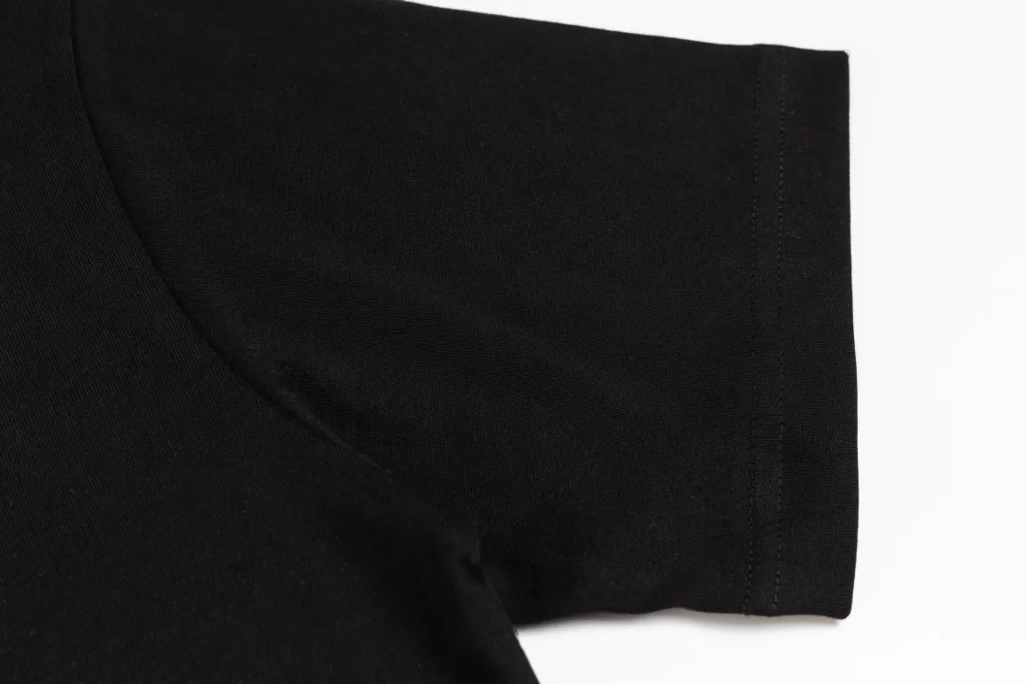 🅿️180 High-quality DIOR/Dior's new flocked specimen letter short-sleeved T-shirt uses flocking technology. Pure cotton double yarn fabric, loose version, complete set of accessories. The fabric is soft and thick. Complete with three labels, same size for men and women. Size xs s m l