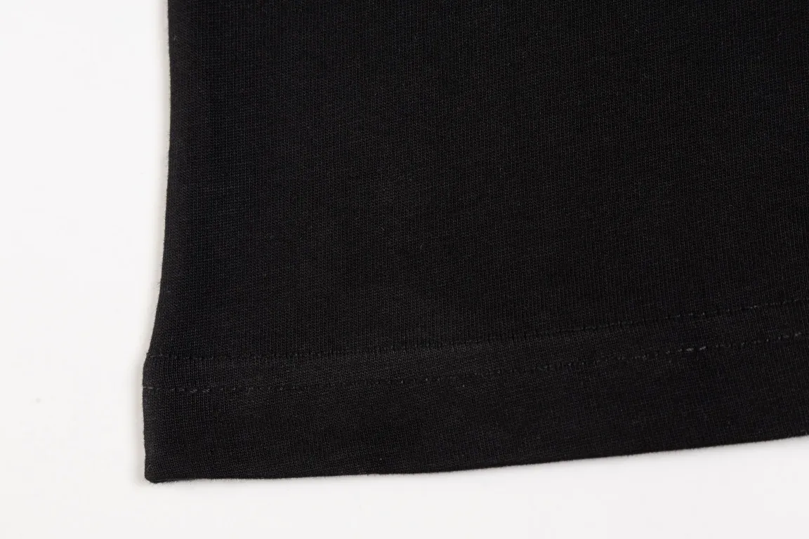 🅿️180 High-quality DIOR/Dior's new flocked specimen letter short-sleeved T-shirt uses flocking technology. Pure cotton double yarn fabric, loose version, complete set of accessories. The fabric is soft and thick. Complete with three labels, same size for men and women. Size xs s m l