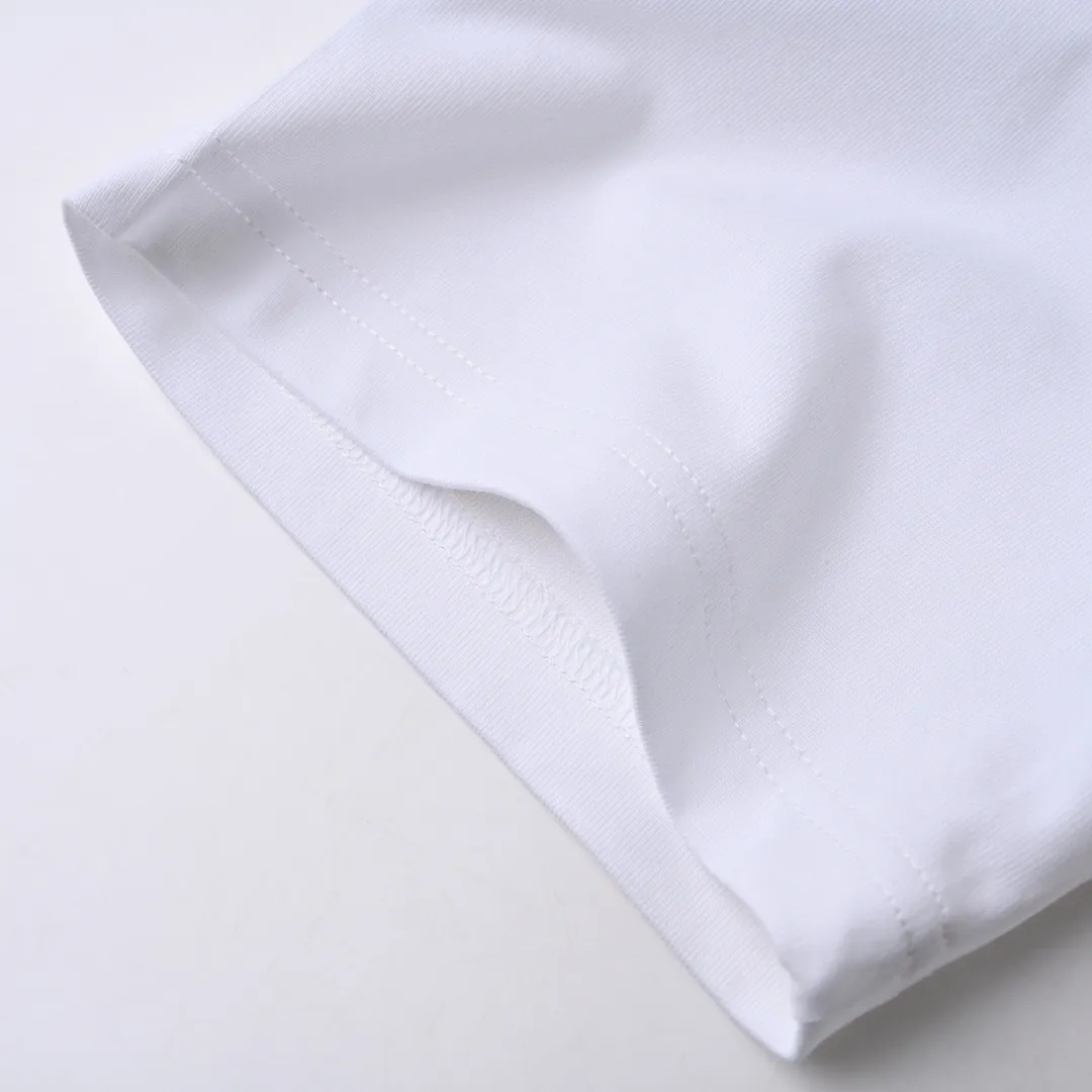 🅿️330 DIOR CD embroidered monogram short-sleeved T-shirt. The original version was purchased from Taikoo Hui for 7400. The original version is customized with 270g cotton fabric, haze blue, apricot dyeing, and the thread dyeing is the same as the original version. The graphic design reinterprets the classic logo. Contrasting logo patch at chest. The imported machine embroidery process makes the letter logo show a delicate and exquisite effect, enhancing the decorative effect. Use an embroidery machine to embroider the designed letter logo onto the patch. Color: black, haze blue, apricot, white Size: S-L