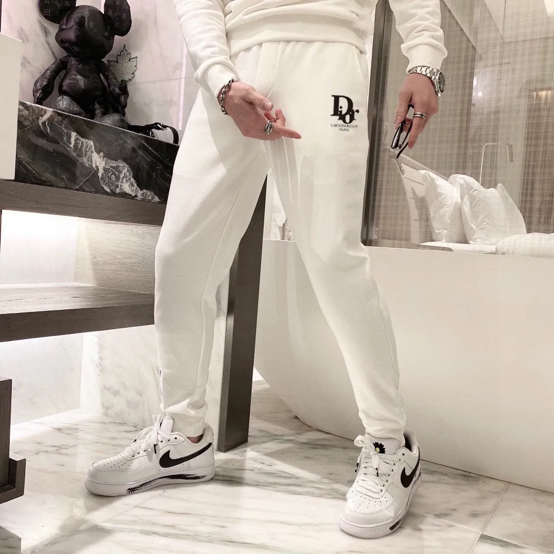 🅿️380 [DIOR Dior] (Fat Man’s Gospel) hot-selling suit is coming. Focus on the original version of the official website. 2025 new hot-selling sweatshirt suit. The original order is the best product. 🇭🇰The meticulous work of top designers is dedicated to a fitting and perfect upper body effect. All-natural high-quality Roman cotton 100%, close-fitting comfort, noble and elegant! Original hardware embodies elegance and nobility! Counter size: M-5XL (maximum wear up to 220 pounds)
