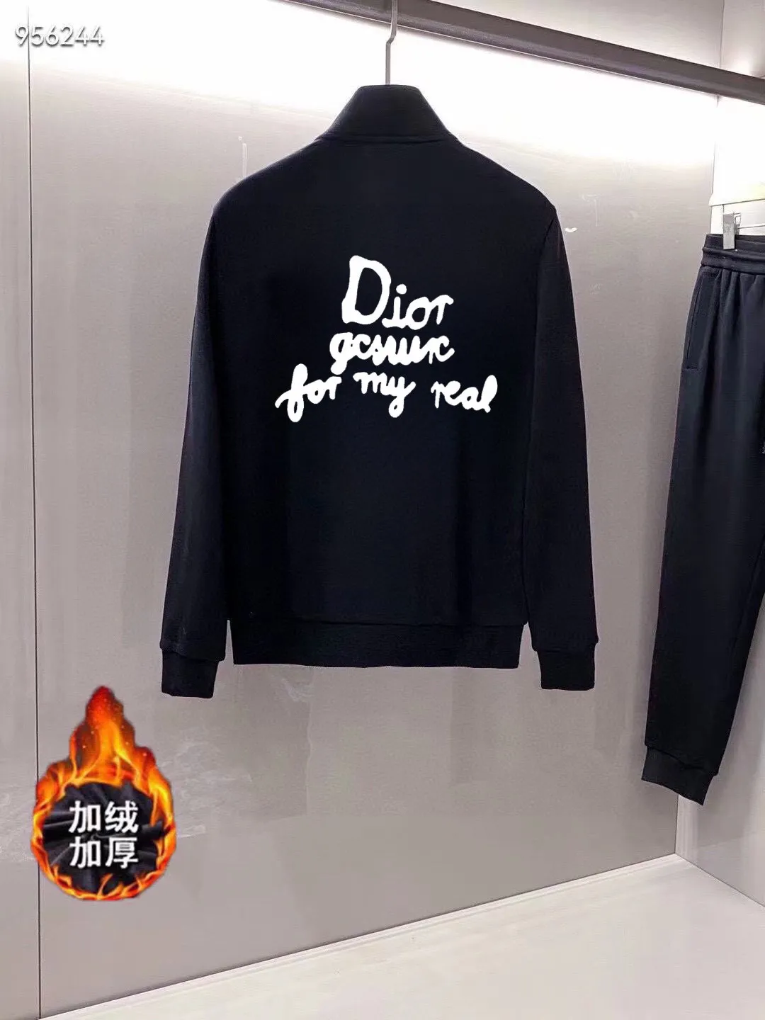 🅿️460 brand [DIOr Dior] (velvet and thickened) 2025 autumn and winter new product, celebrities’ favorite fashion-flavored casual suit, clean and neat tailoring, full of urban style. It is made of high-quality customized fabrics, with excellent thermal insulation effect inside, soft and dry feel, and a crisp and stylish upper body effect. The three-dimensional cutting process and the pattern are all of high standards, and the silhouette version has the right benefits! It is not tight at all, and you feel good when you put it on. So many top-quality raw materials create high-end products with unparalleled value. It is the first choice for high-end fashion people. (Size: M-4XL can wear up to 200 pounds)