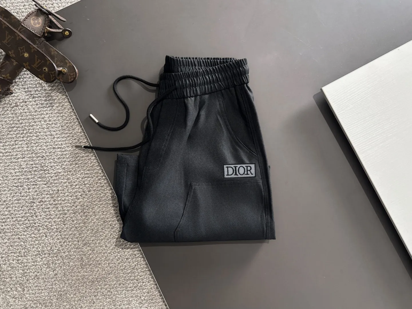 🅿️330 Shipped next day P High-end goods Dior 2025 spring and summer new elastic band casual shorts, custom-made fabrics at the counter. High breathability and comfort, impeccable details, brand element design concept, reflecting high quality. It feels delicate and soft! It presents a casual cut and the upper body shape is great! Size: M-3XL