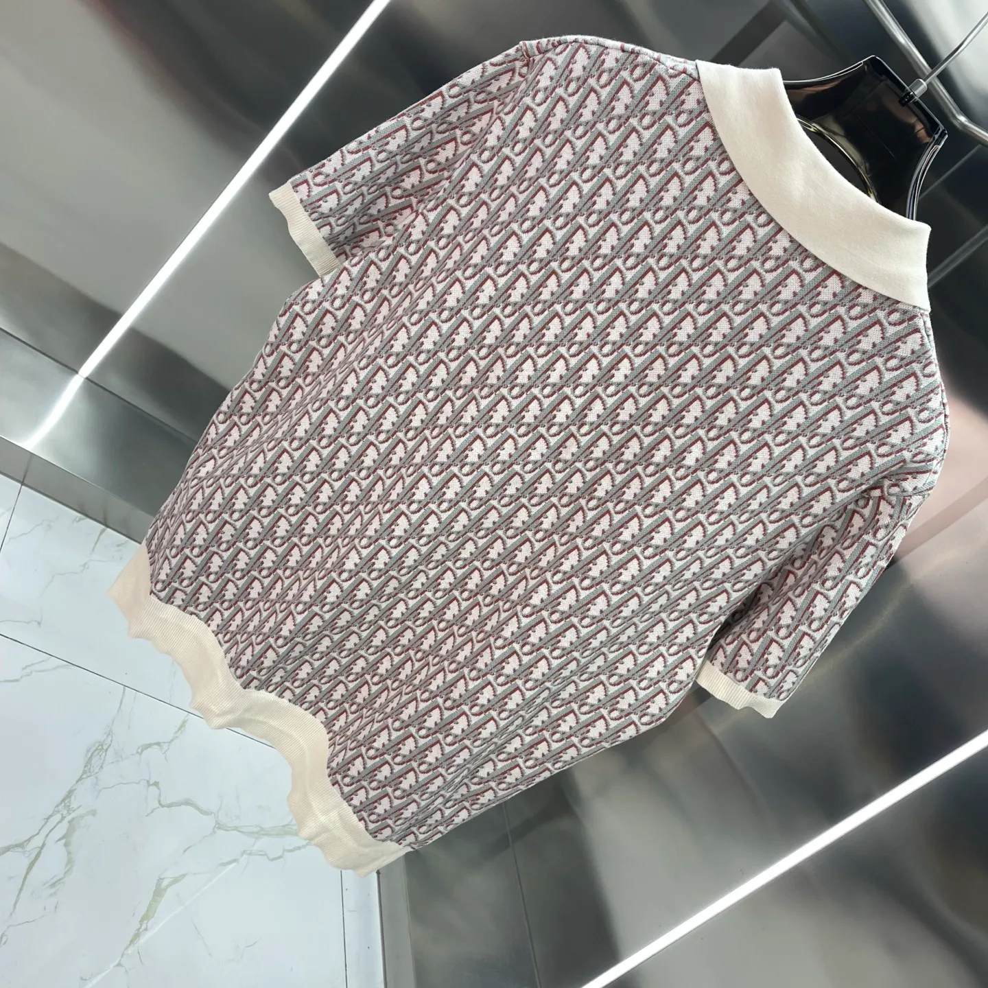🅿️330 Dior knitted sweater with lapel short sleeves. Original development. Comfortable upper body. Imported equipment. Original high-density embroidered seal. Two-color splicing. Hand-sewn cuffs + hem. OEM for domestic first-line brands. Impeccable workmanship. Size: S M L XL XL