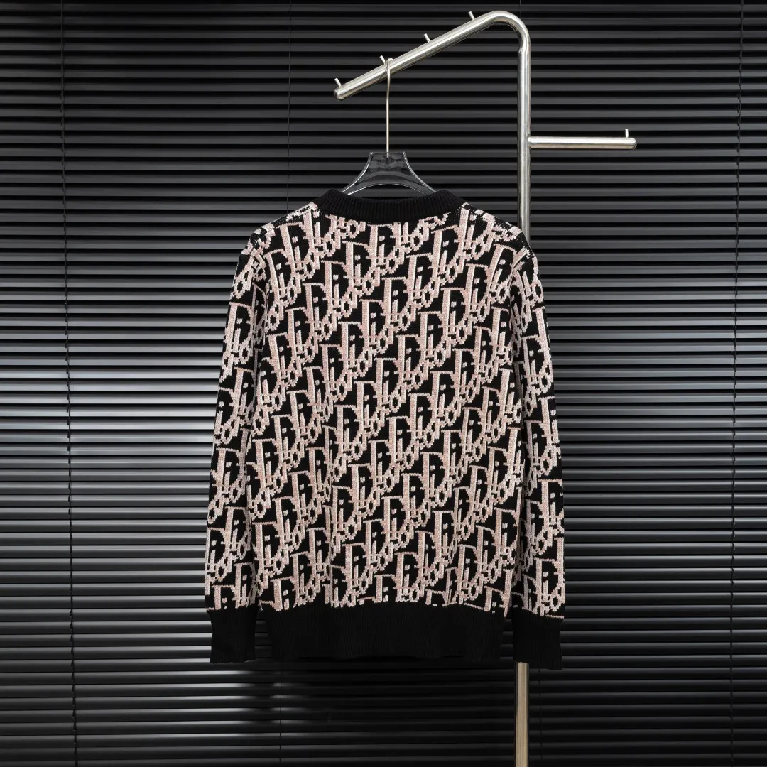 🅿️330 Style: DIOR Dior all-over knitted long-sleeved sweater Size: S-XXL Fabric: Wool blend Accessories: Full set of customized original accessories No gender distinction, same style for men and women