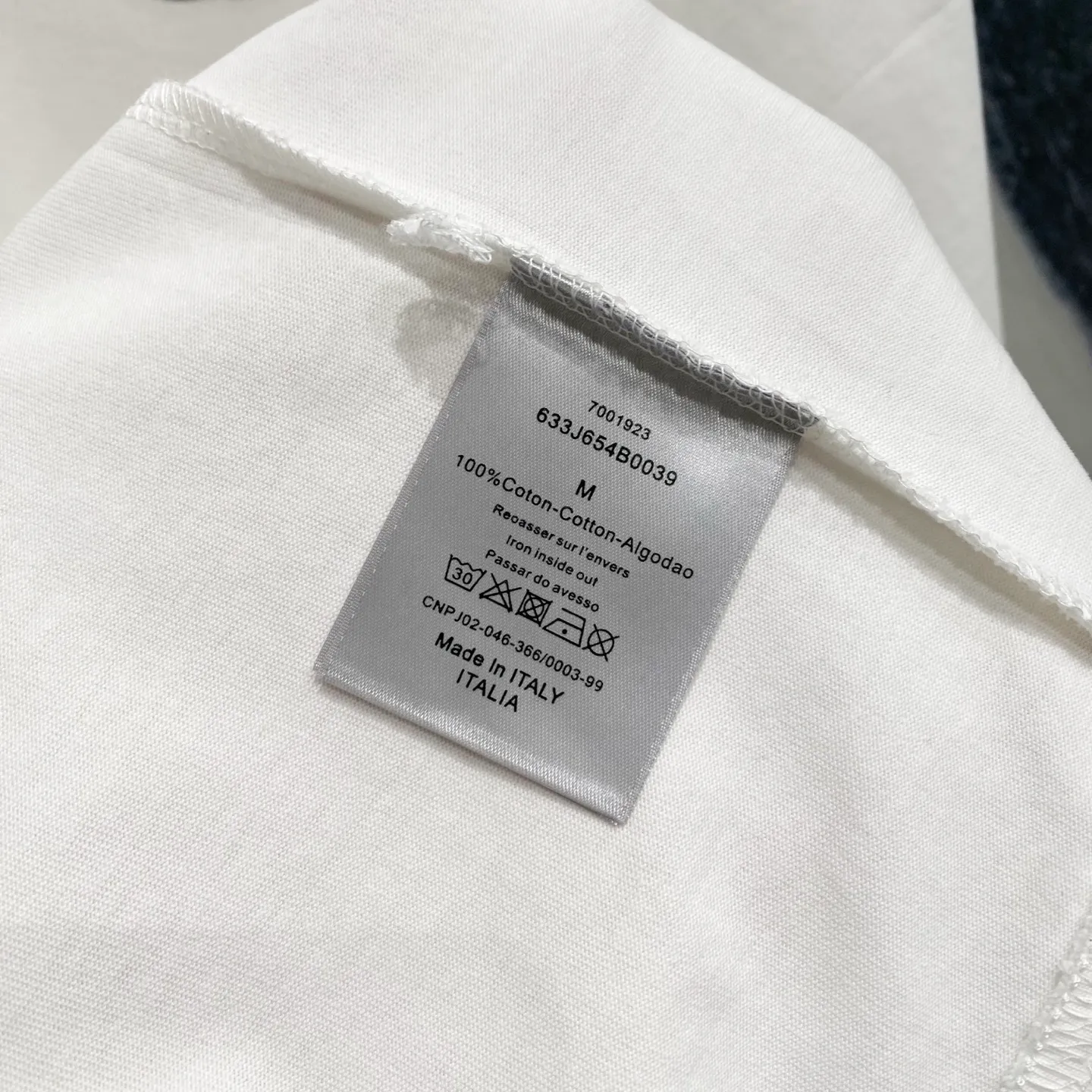 🅿️200 DIOR 320g round neck short-sleeved T-shirt, classic three-dimensional embossed logo brand letter embroidery🪡LOGO official synchronization 1:1 original mold opening, fashionable personality, versatile trend, pure original quality, original washed fabric, tag, collar label, washed wheat, complete three standards, color: black, white. Size: S-XL