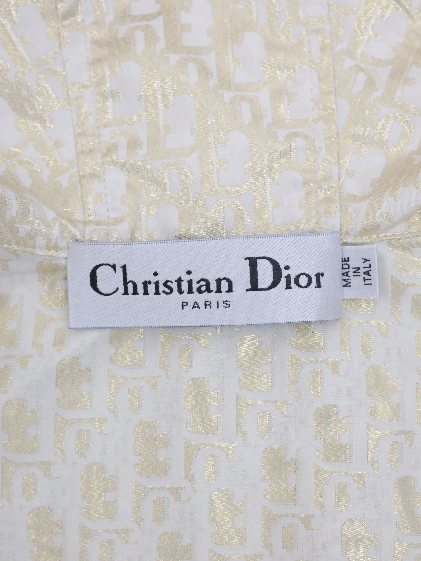 🅿️596 Dior's new jacquard hooded jacket. Imported jacquard jacket, crisp and stylish, decorated with jacquard lettering pattern all over, highlighting the brand's tonal waist and side symmetrical flap pocket design, embroidered CD bee logo embellishment, adding layering to the look. Hooded jacket tailoring can be matched with the same series of outfits to make it fashionable. Size: S/M/L