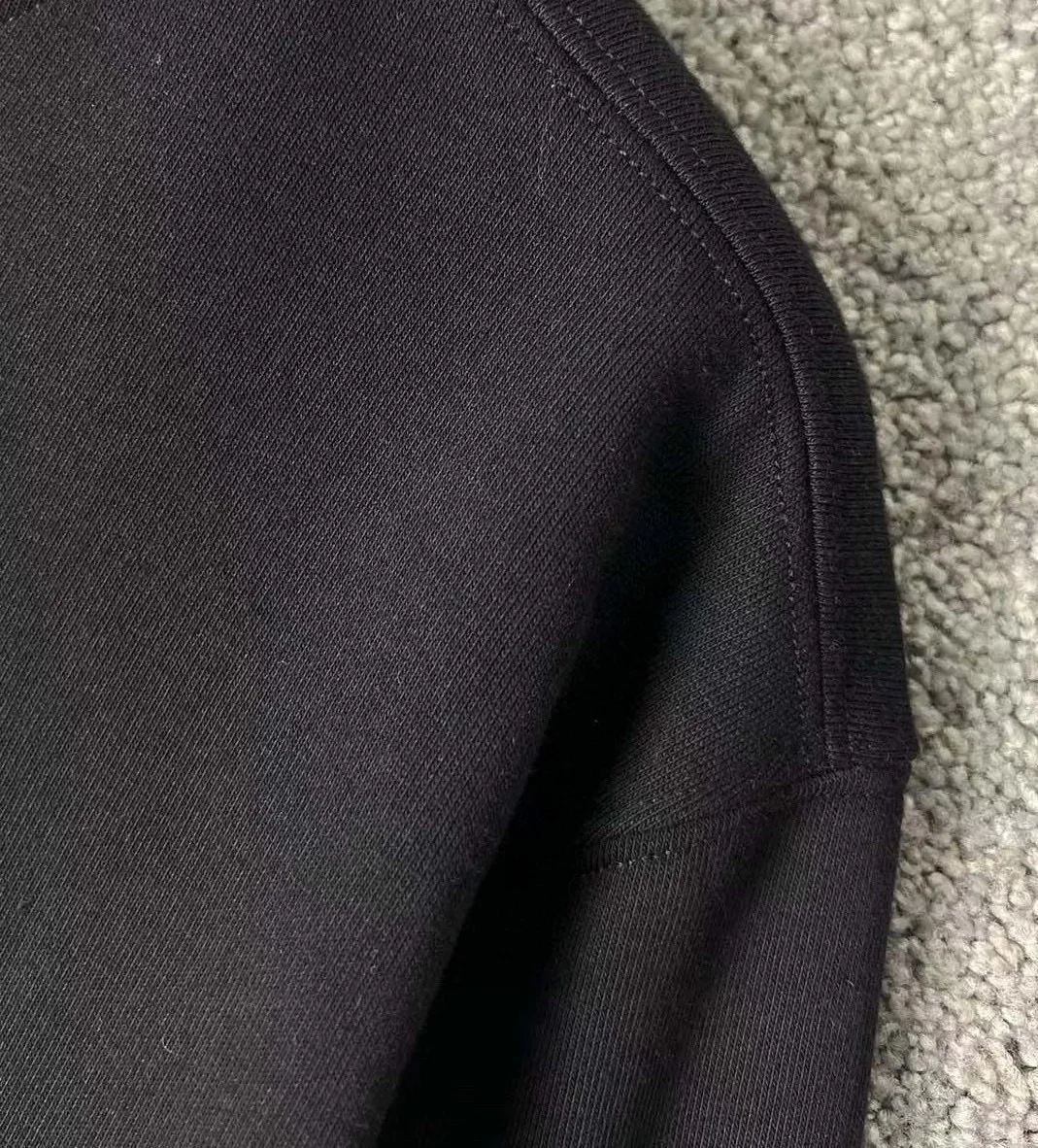 🅿️220 brand [DIOR Dior] (good news for fat people) 2025ss autumn latest long-sleeved round-neck sweatshirt, on sale simultaneously on the official website. Refreshing and breathable. Made of top Tencel Roman. Comfortable and soft. 3D three-dimensional clarity. Super fashion sense. Great for gifting and keeping for yourself. Size: M-5XL (can wear up to 220 pounds)