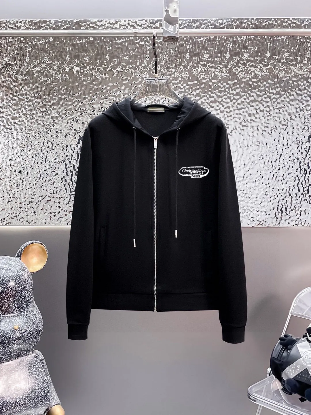 🅿️420 [DIOR Dior] (Fat Man Gospel) hot-selling suit is coming. Focus on the original version of the official website. 2025 new hot-selling cardigan sweater suit. The original order is the best product. 🇭🇰The meticulous work of top designers is dedicated to a fitting and perfect upper body effect. All-natural high-quality Roman cotton 100%, close-fitting comfort, noble and elegant! Original hardware embodies elegance and nobility! Counter size: M-5XL (maximum wear up to 220 pounds)