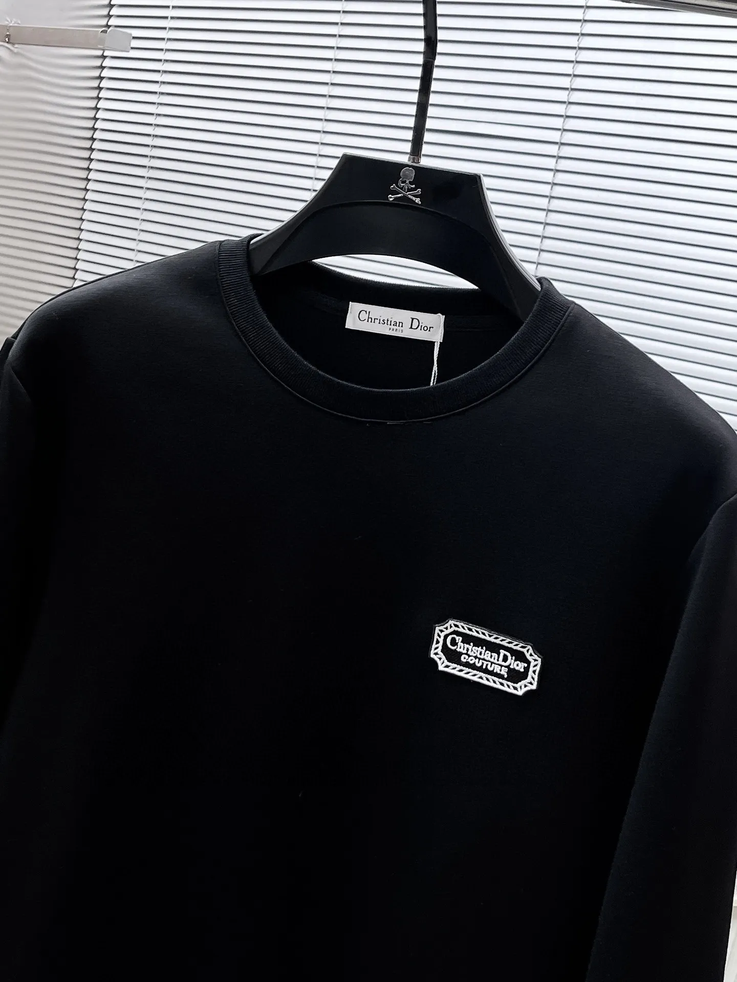 🅿️540 [DIOR Dior] hot-selling suit is coming. Focus on the original version of the official website. 2025 new hot-selling round neck sweatshirt suit. The original order is the best 🇭🇰. It is the meticulous work of top designers for a fitting and perfect upper body effect. All-natural high-quality Tencel Roman cotton 100%, close-fitting comfort, noble and elegant! Original hardware embodies elegance and nobility! Counter size: M-3XL (maximum wear up to 190 pounds)