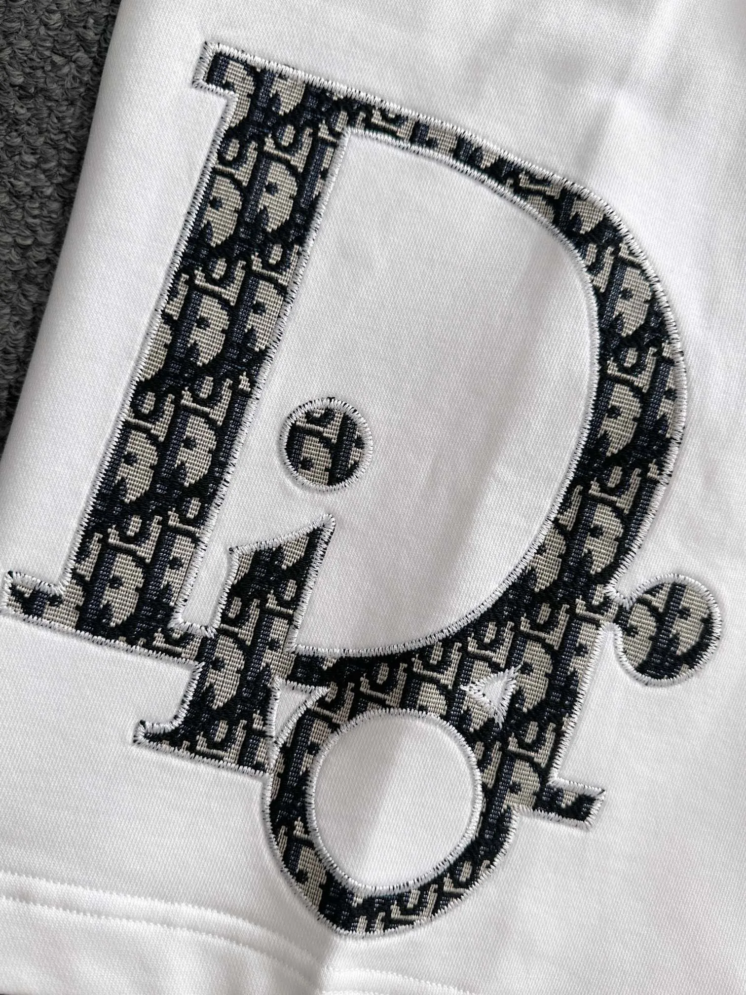 🅿️210 set style! Dior Dior 2025 new model, light luxury, patch embroidery logo, flocked CD striped letters, daily commuting for men and women, essential casual shorts, ·Customized terry fabric, ·Imported machine embroidery process, ·Inner edge processing, no head pressure, ·Waist label, hanging tag, three wash marks, complete, color: white, size: XS S M L