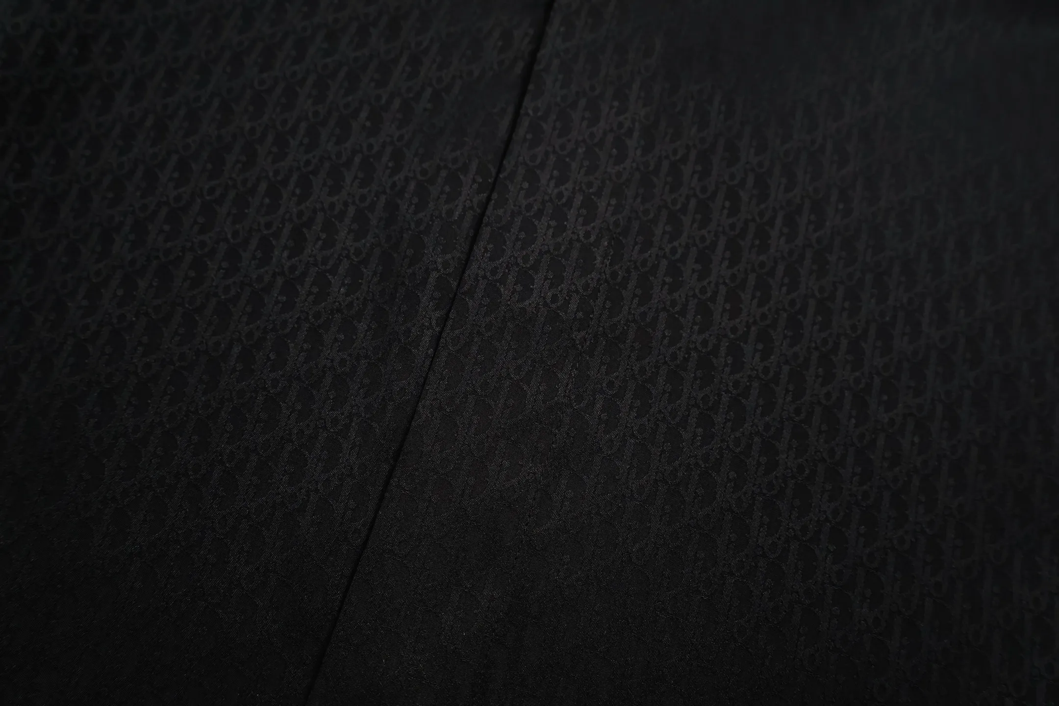 🅿️560 [Exclusive supply] CD full-print jacquard point collar shirt (black) Original purchase and development of 13100, custom-made 50-count jacquard shirt cloth, 75D high-temperature interlining inside, fabric jacquard technology, professional stitching and hand-sewing, customized 1:1 buttons. Size:39-40-41-42