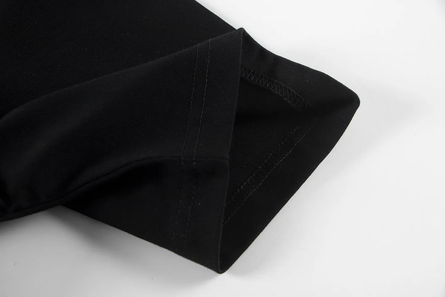 🅿️146 Dior*2025 latest short-sleeved material: high version 300g double yarn combed cotton Size: S M L XL Color: black white Style number: W2553