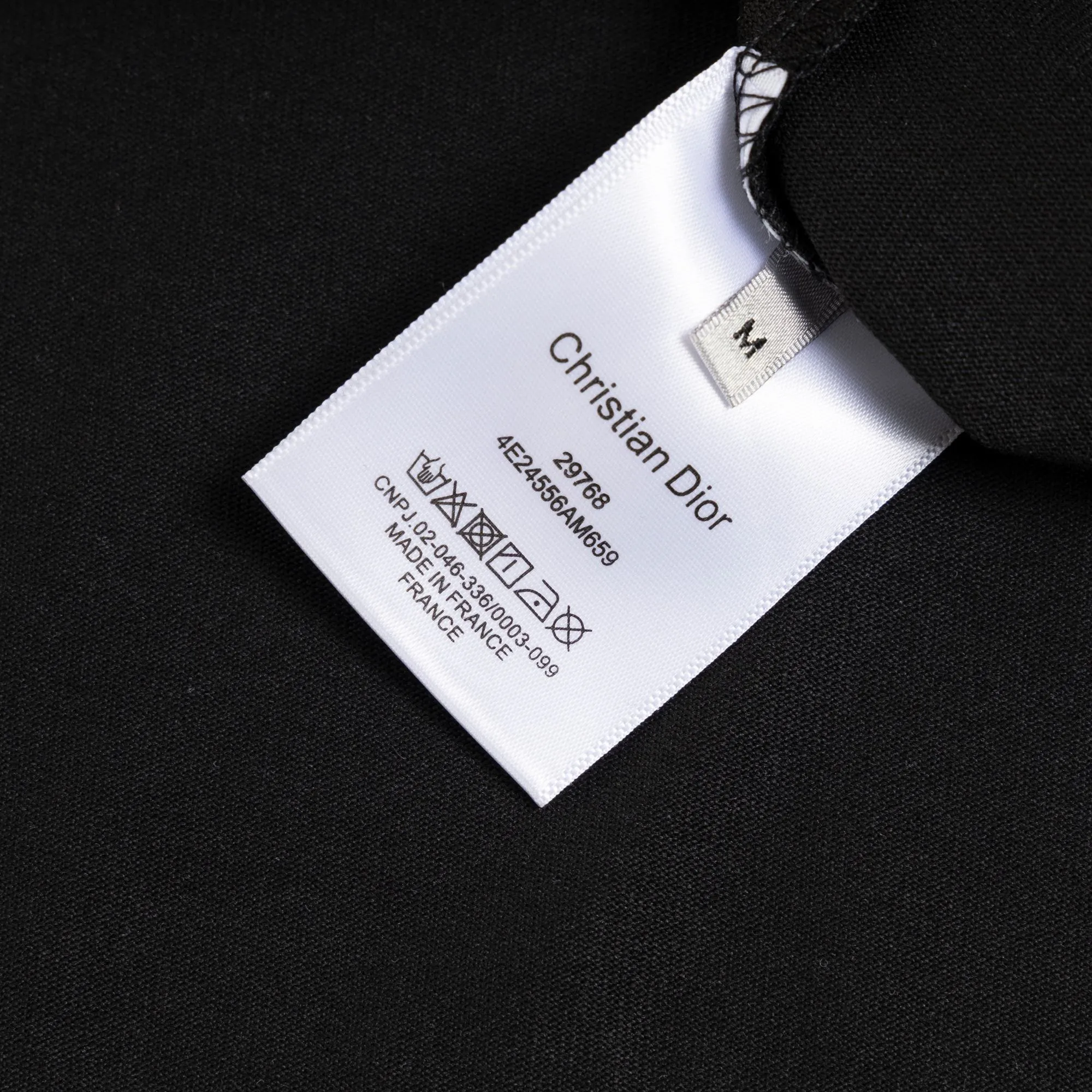 🅿️160 model number S05 DIOR classic chest small logo letter embroidery round neck short sleeves embroidery, full package, three labels complete, original supporting accessories 1:1, main mark technology, very high-end, has been pre-shrunk at high temperature, not easy to deform after repeated washing, pure cotton 280 grams, high weight, 32 count double yarn, no pilling, no fading, comfortable and breathable, matched with 1x1 thread in the same cylinder, oversize loose version Can wear up to 220 pounds Color: black white Size: XS-L