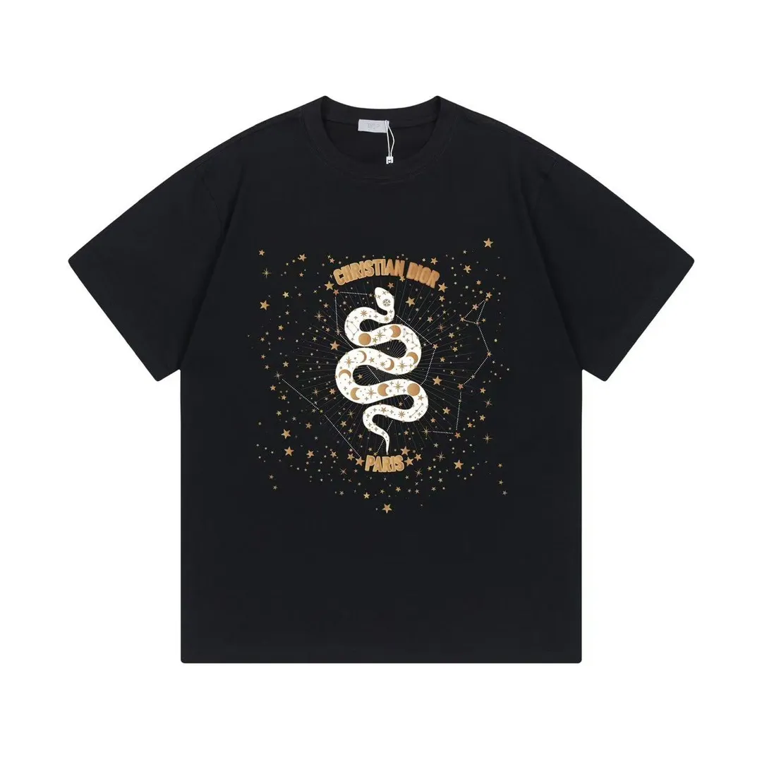 🅿️170 (out the next day) DIOR Dior 2025 new height limited star snake letter logo same style for men and women short-sleeved T-shirt ·Customized 300 grams of 100% double yarn pure cotton fabric ·Dyeing of 32 double-strand threads ·Complete collar label, hangtag, main mark and three labels Color: black Size: XS S M L