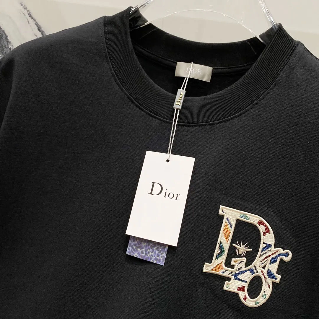 🅿️210 DIOR Dior 320g round neck short-sleeved T-shirt. Heavy craftsmanship of bees on the front and rear panels. Letter LOGO embroidery. Official synchronization. 1:1 original mold opening. Fashionable personality. Versatile trend. Pure original quality. Original washed fabric. Tag. Collar label. Washed wheat. Three labels complete. Color: Black. White. Size: S-XL