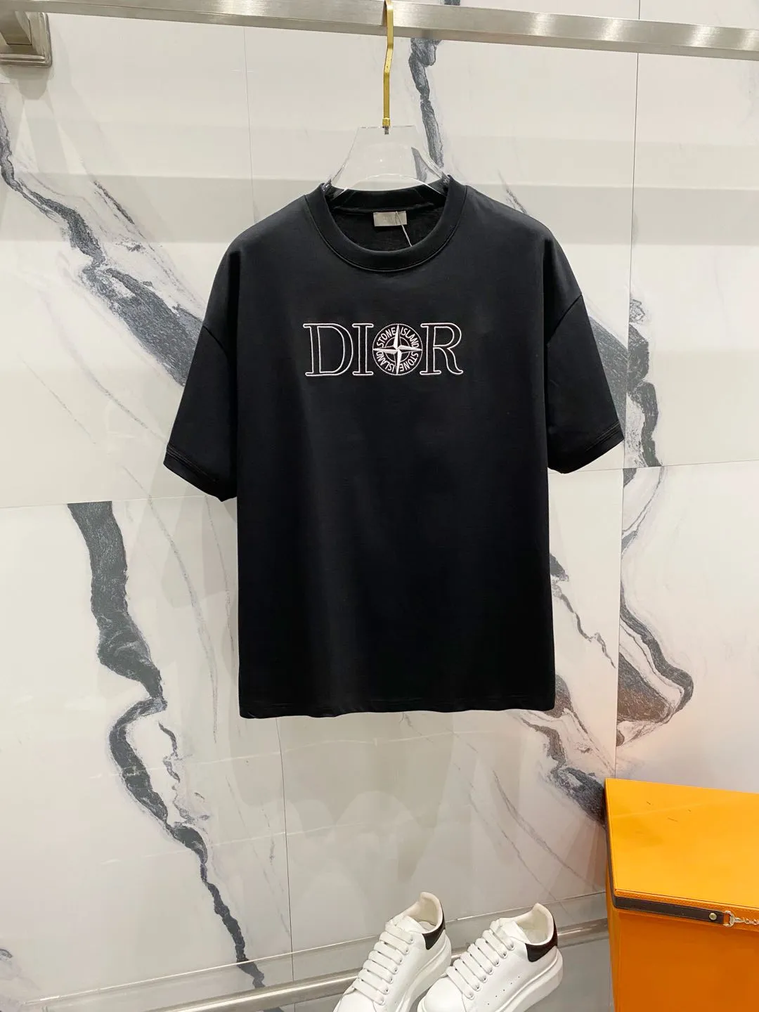 🅿️180 DIOR 260g round neck short-sleeved T-shirt, co-branded Stone Island & Dior letter embroidery🪡LOGO official synchronization, high version, high quality, fashionable personality, versatile trend, pure original quality, original fabric, tag, collar label, washed wheat, complete three standards, color: black, apricot, gray. Size: XS-L