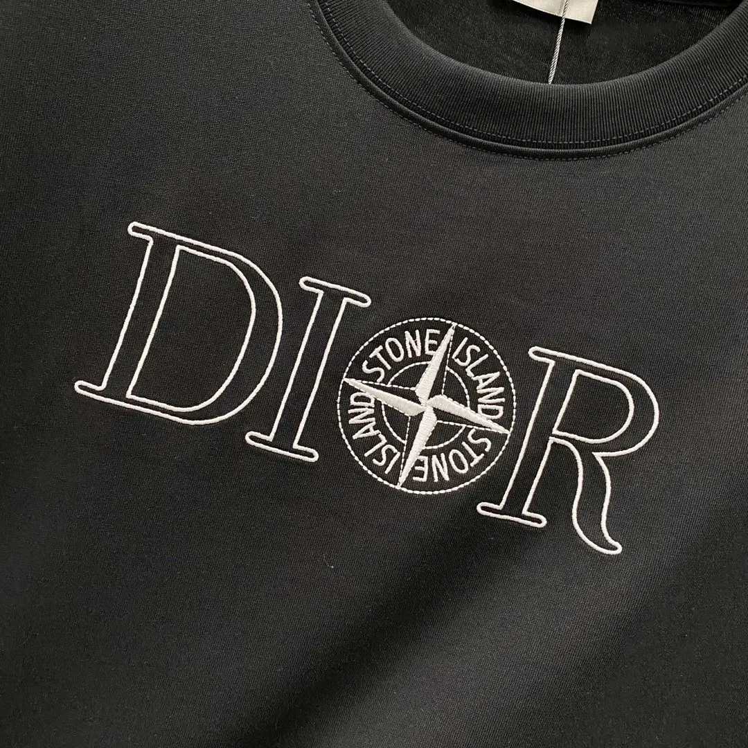 🅿️180 DIOR 260g round neck short-sleeved T-shirt, co-branded Stone Island & Dior letter embroidery🪡LOGO official synchronization, high version, high quality, fashionable personality, versatile trend, pure original quality, original fabric, tag, collar label, washed wheat, complete three standards, color: black, apricot, gray. Size: XS-L