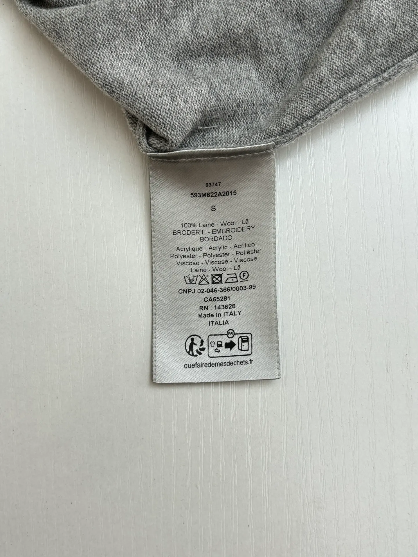 🅿️370 Dio*/Dior 25Ss new sunflower woolen short-sleeve. It is made of 100% sheep wool fabric, which is soft, warm, skin-friendly and textured. It is comfortable and high-end. The chest is decorated with sunflower pattern, which is perfectly integrated with the fabric and has no abrupt feeling at all! The pattern is super fine, with pink and black stripes and logo edges, and it does not fall out or deform after washing!  Size：S/M/L/XL