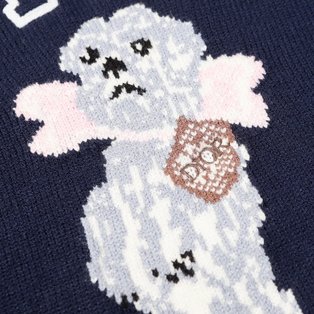 🅿️380 DIOR/Dior 24ss animal pattern jacquard round neck casual long-sleeved sweater Christan Diro is a famous French high-priced luxury brand. Dior House was founded by French fashion designer Christian Dior and is headquartered in Paris. Since its founding in 1946, Diro has been synonymous with luxury and elegance. Whether it is fashion, cosmetics or other products, Christian Dior has always been at the top of the fashion world. The reason why Dior can become a classic is not only its innovative and elegant design, but also the cultivation of many outstanding young designers. Color: navy blue beige size: S M L