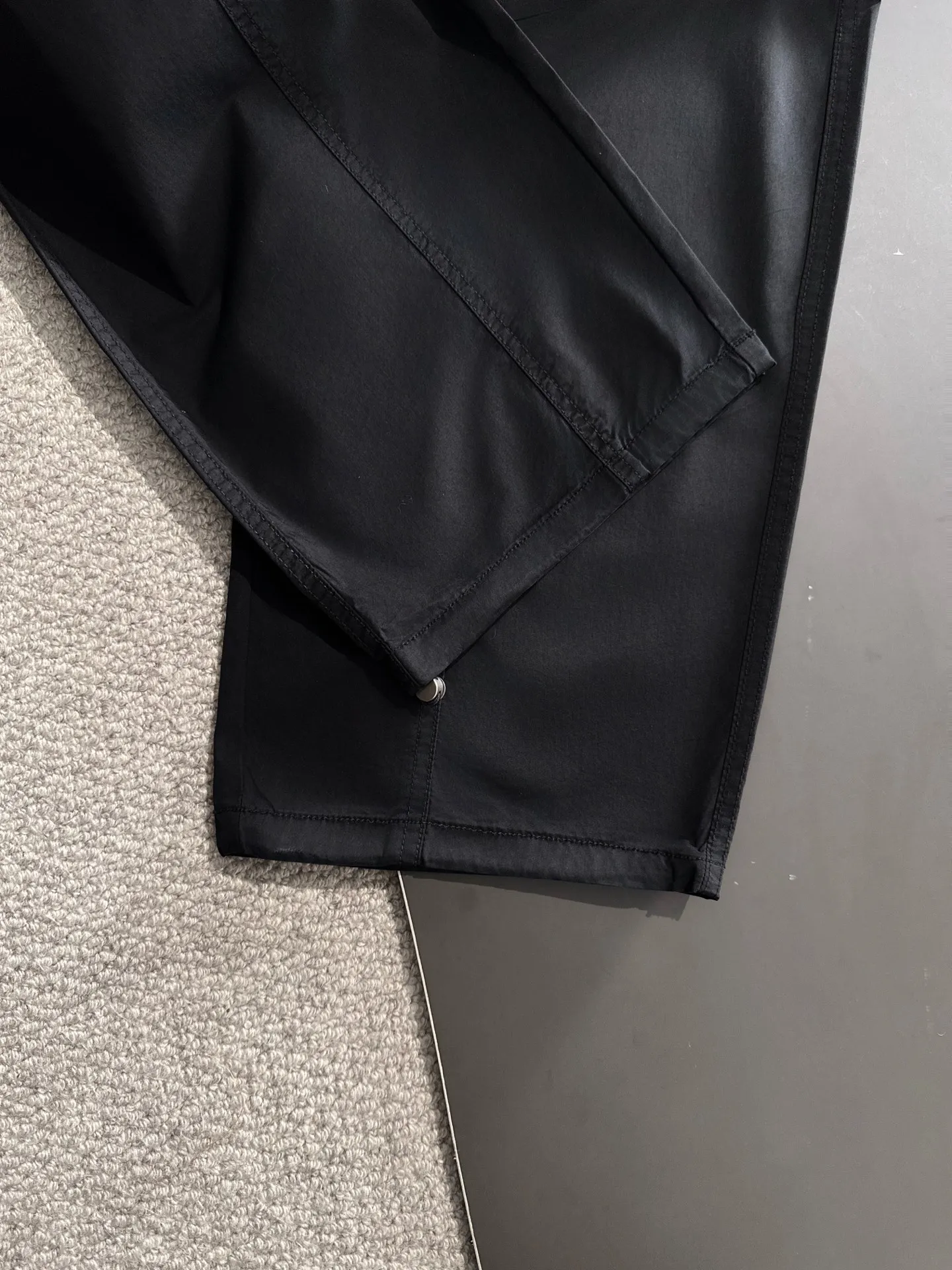 🅿️380 next day shipping Dior 2025 spring and summer new elastic band casual pants, thin counter custom fabrics, high breathability and comfort, impeccable details, brand element design concept, reflecting high quality. It feels delicate and soft! It presents a casual cut and the upper body shape is great! Size: M-4XL