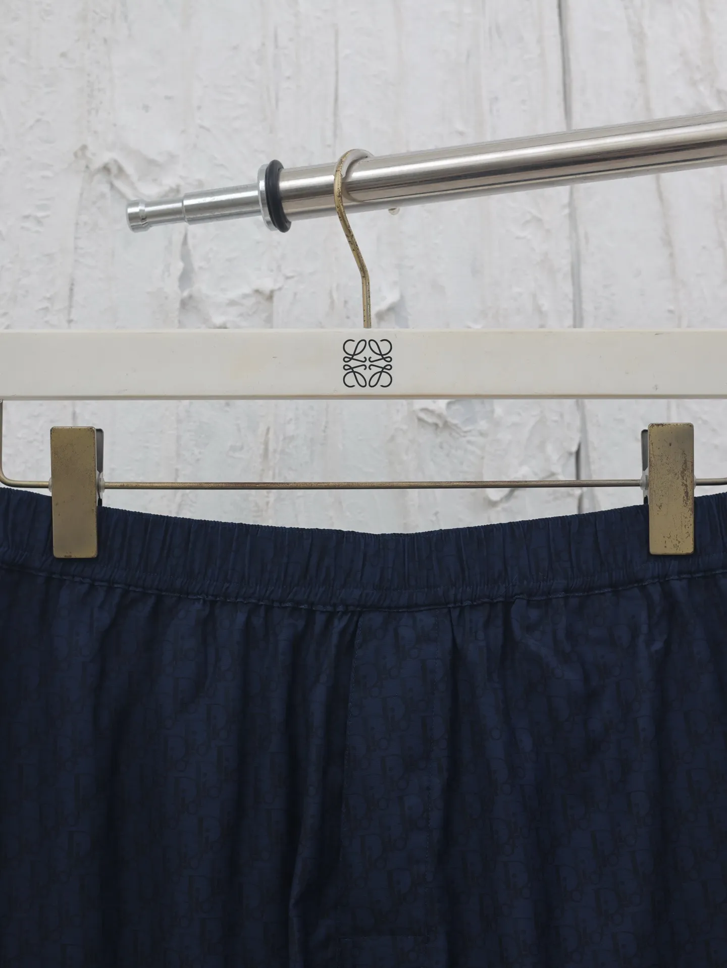 🅿️390 Dio*/Dior mulberry silk and cotton blended jacquard fabric Obliaue jacquard suit shorts This is from the 2024 beachwear limited series, highlighting the classic Oblique print. Carefully crafted from mulberry silk and cotton blended jacquard fabrics, it features a rounded hem design for a casual style. Wear with the matching pieces for a sophisticated summer look.  Size：S/M/L/XL