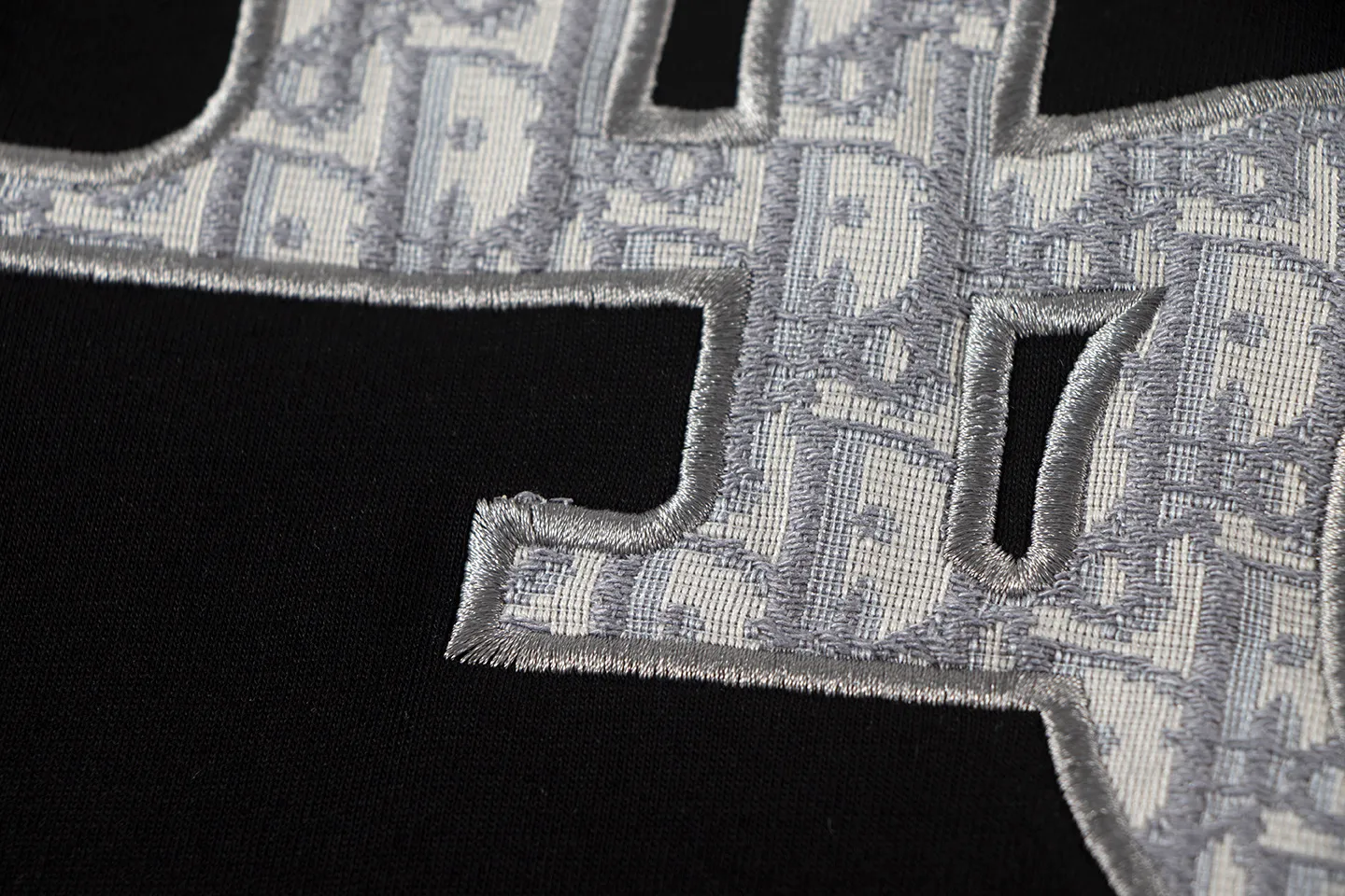 🅿️180 Dior*2026 latest short-sleeved material: high version 300g double yarn combed cotton Size: S M L XL Color: black white Style number: W2639