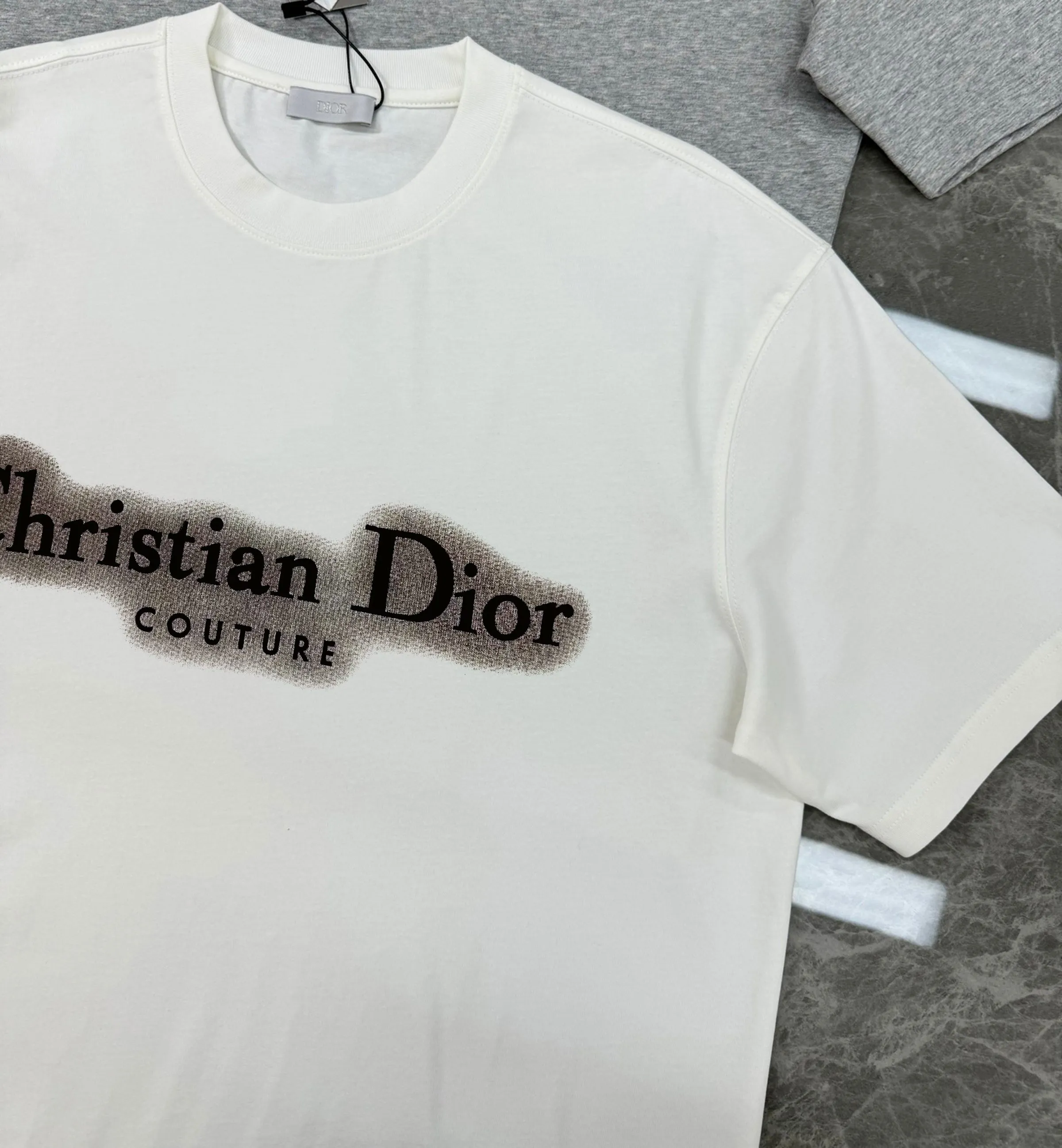 🅿️180 DIOR/Dior 250g round neck short-sleeved T-shirt, brand letter small mark LOGO pattern printing process, official synchronization, high version, high quality, fashionable personality, versatile trend, pure original quality, original fabric, tag, collar label, washed wheat, three labels complete, color: black, white, size: s-xxl