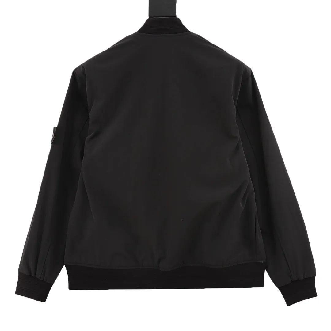 🅿️550 Dior & Stone Island co-branded baseball jacket with embroidered letters. It is made of custom-dyed pure cotton blended material. The texture is very soft. It also has a layer of blended material lining inside, which is comfortable and breathable. Tajima embroidery technology and superimposed printing technology have an extremely high defective rate. The gloss and texture of the embroidery are compared to the original, and the details are in place. Hidden hood design, refer to the upper body picture. Customized logo hardware accessories, original customized collar label and wash mark. It is a loose version with a wider effect, and a loose upper body has the best effect. Neutral design. Size：XS-L