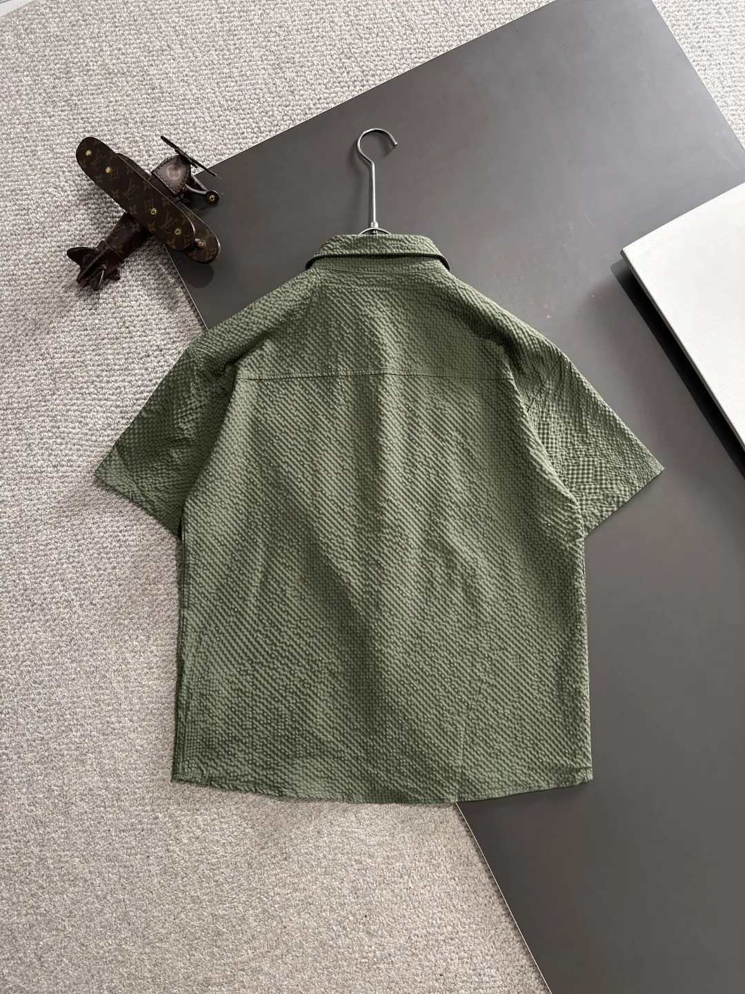 🅿️500 Next day shipping High-quality suit Dior 2025 new summer casual suit, exquisite and high-end details, full of high-end feeling. Customized high-end liquid ammonia cotton fabric, the upper body is crisp and stylish, comfortable and not tight. The clean and neat tailoring is full of urban style, which makes you feel good when you wear it. It is the first choice for high-end fashion people, and the upper body effect is super good-looking! Size: M-5XL.
