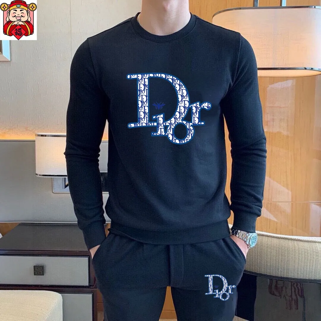 🅿️380 [DIOR Dior] (Fat Man’s Gospel) hot-selling suit is coming. Focus on the original version of the official website. 2025 new hot-selling sweatshirt suit. The original order is the best product. 🇭🇰The meticulous work of top designers is dedicated to a fitting and perfect upper body effect. All-natural high-quality Roman cotton 100%, close-fitting comfort, noble and elegant! Original hardware embodies elegance and nobility! Counter size: M-5XL (maximum wear up to 220 pounds)